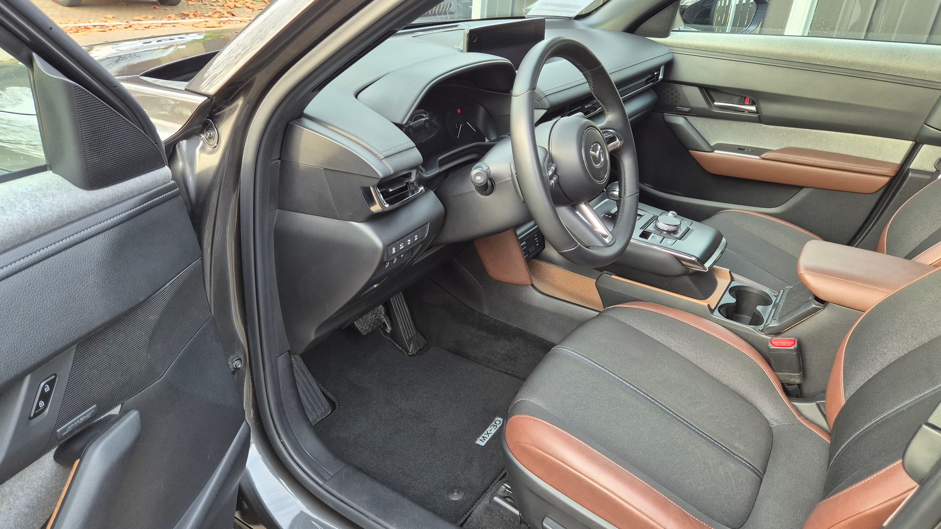 MAZDA MX-30 e-Skyactiv Revolution-image-7