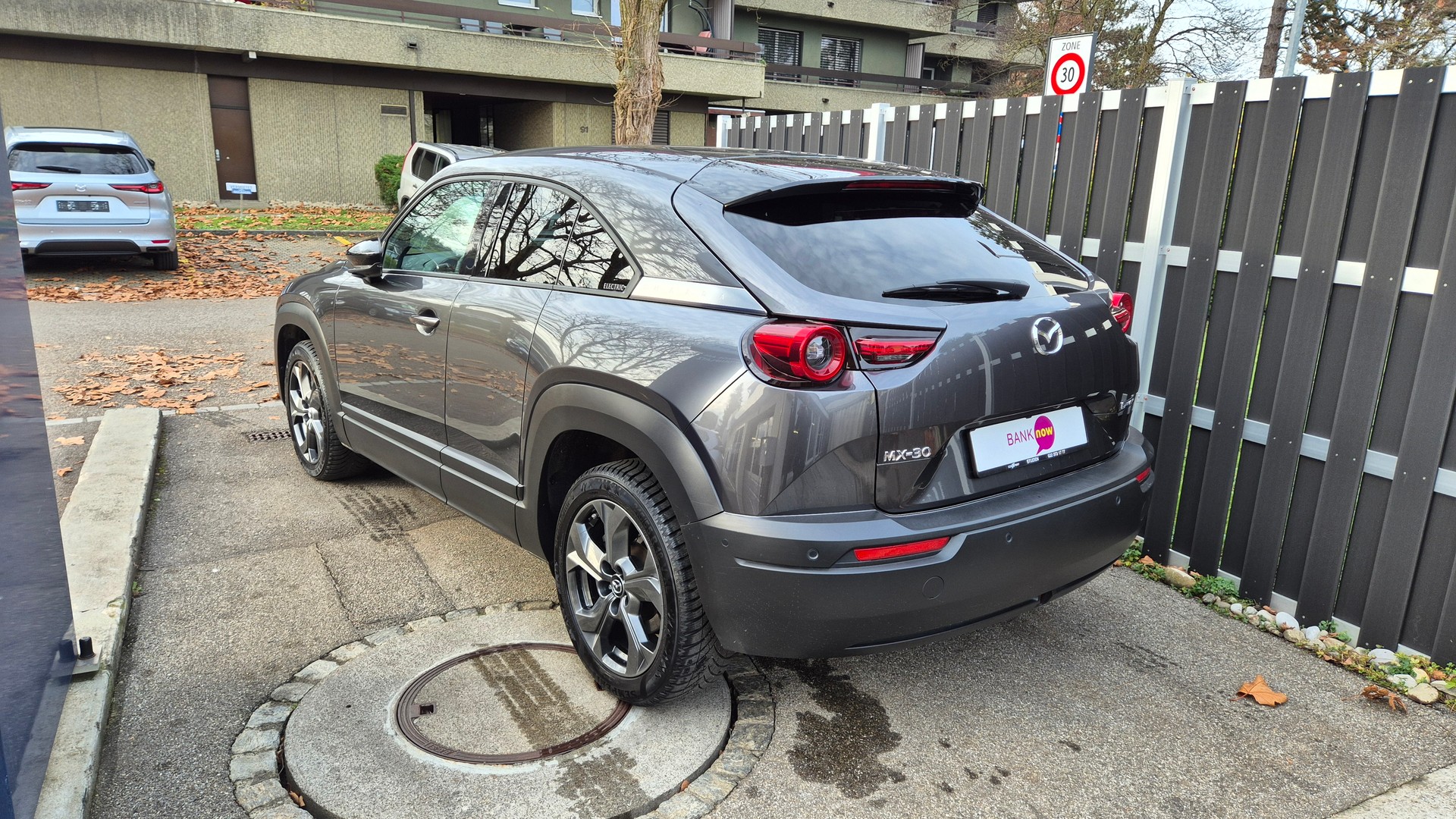 MAZDA MX-30 e-Skyactiv Revolution-image-3
