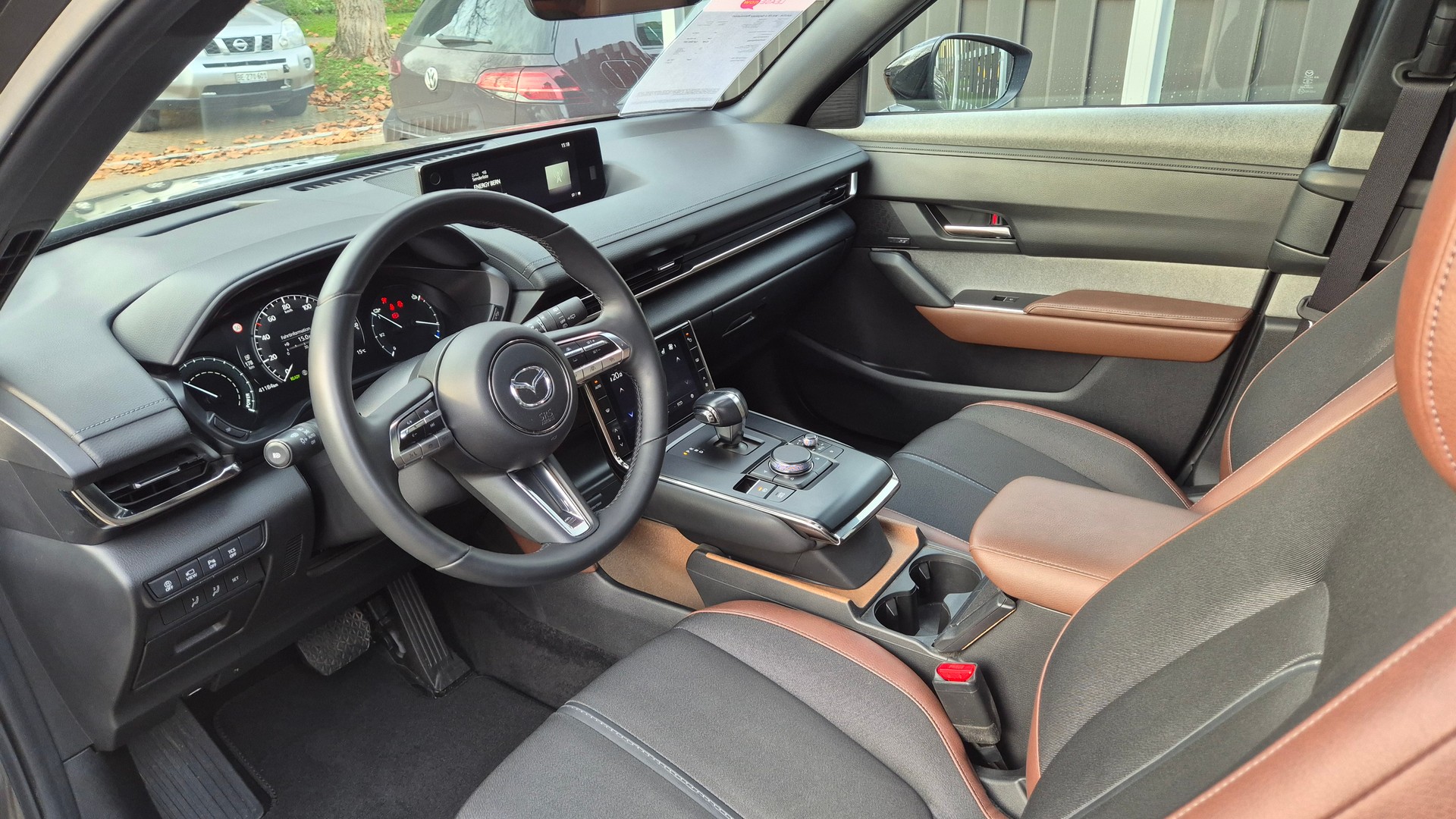 MAZDA MX-30 e-Skyactiv Revolution-image-8