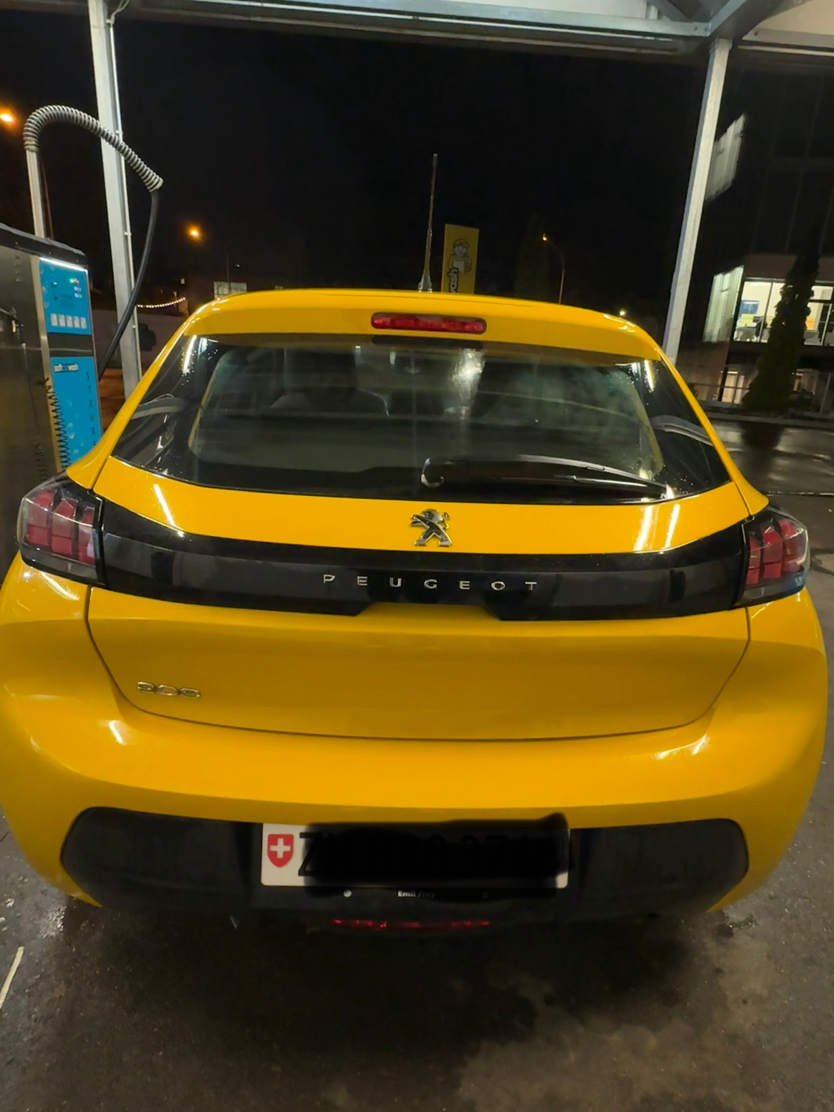 PEUGEOT 208 1.2 PureTech Active-image-9