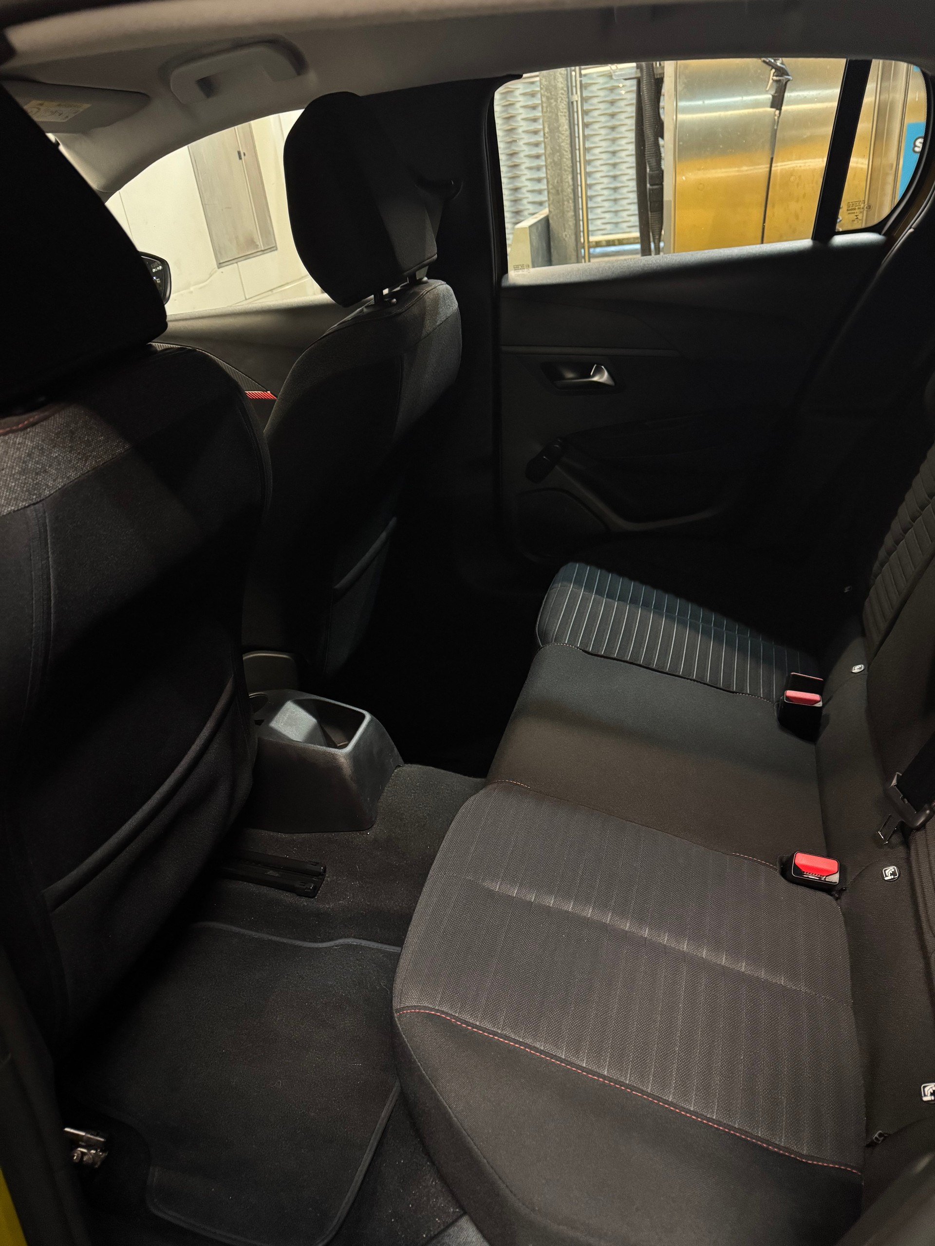 PEUGEOT 208 1.2 PureTech Active-image-16