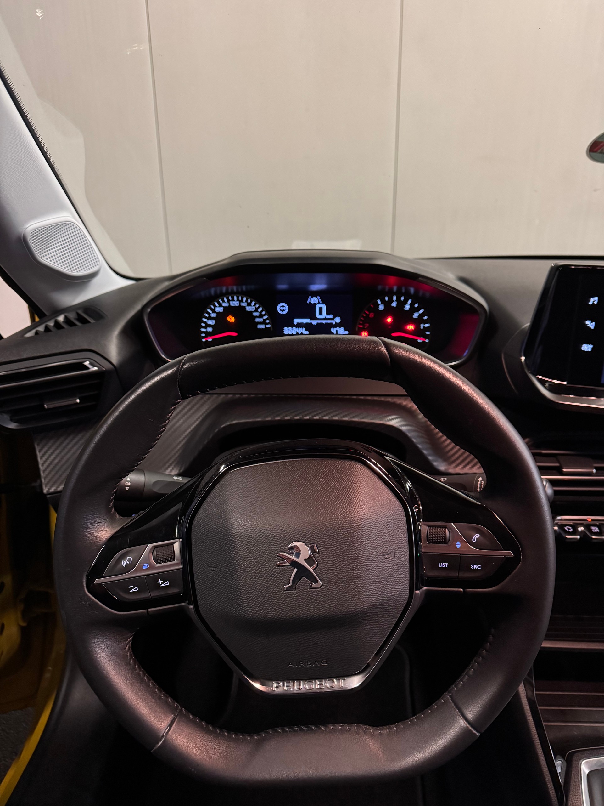 PEUGEOT 208 1.2 PureTech Active-image-12