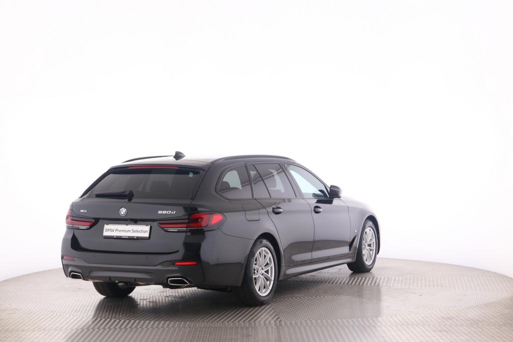 BMW 520d xDrive Touring-showroom-element-1