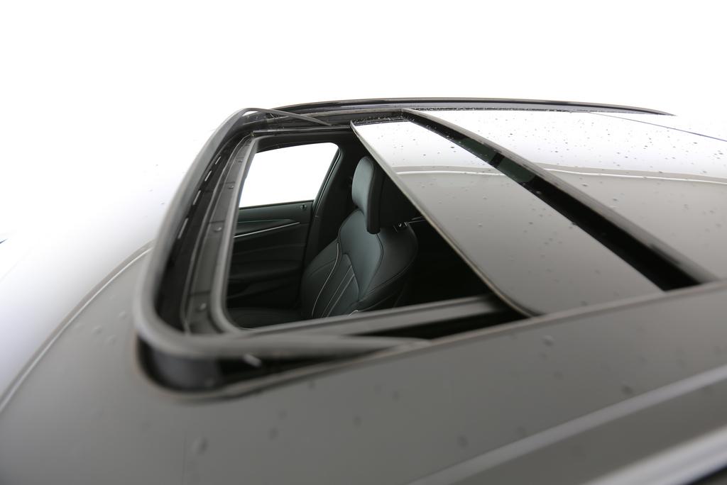 BMW 520d xDrive Touring-image-16