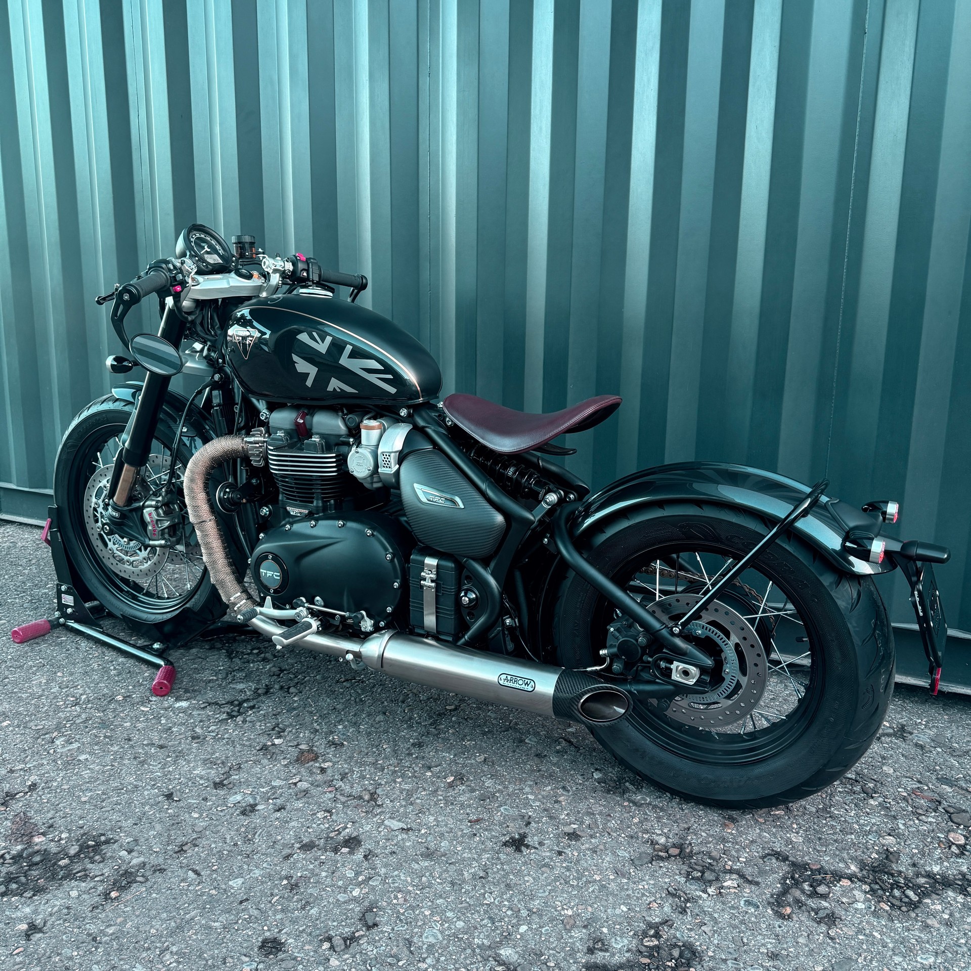 TRIUMPH Bonneville 1200 Bobber-image-3