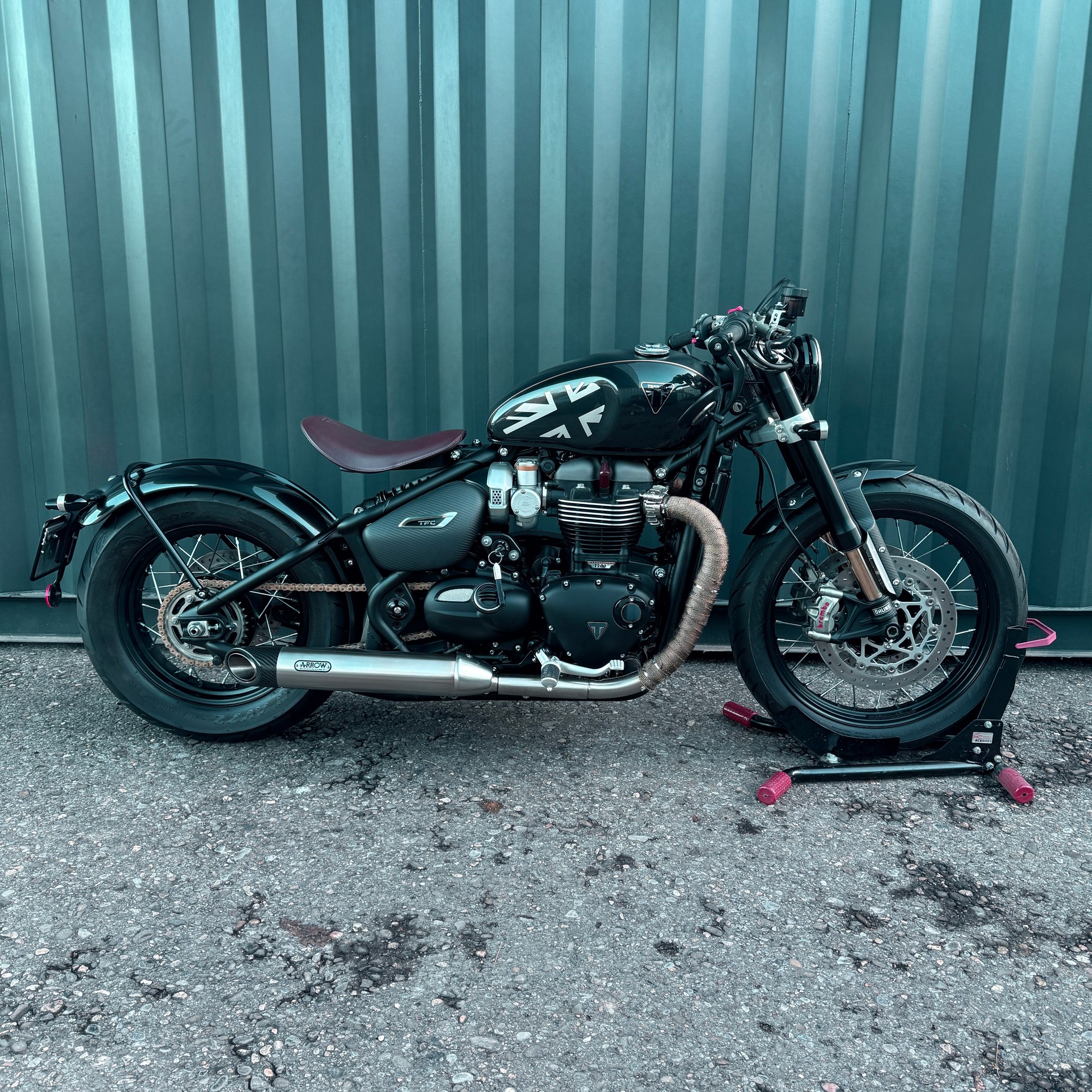 TRIUMPH Bonneville 1200 Bobber-image-12