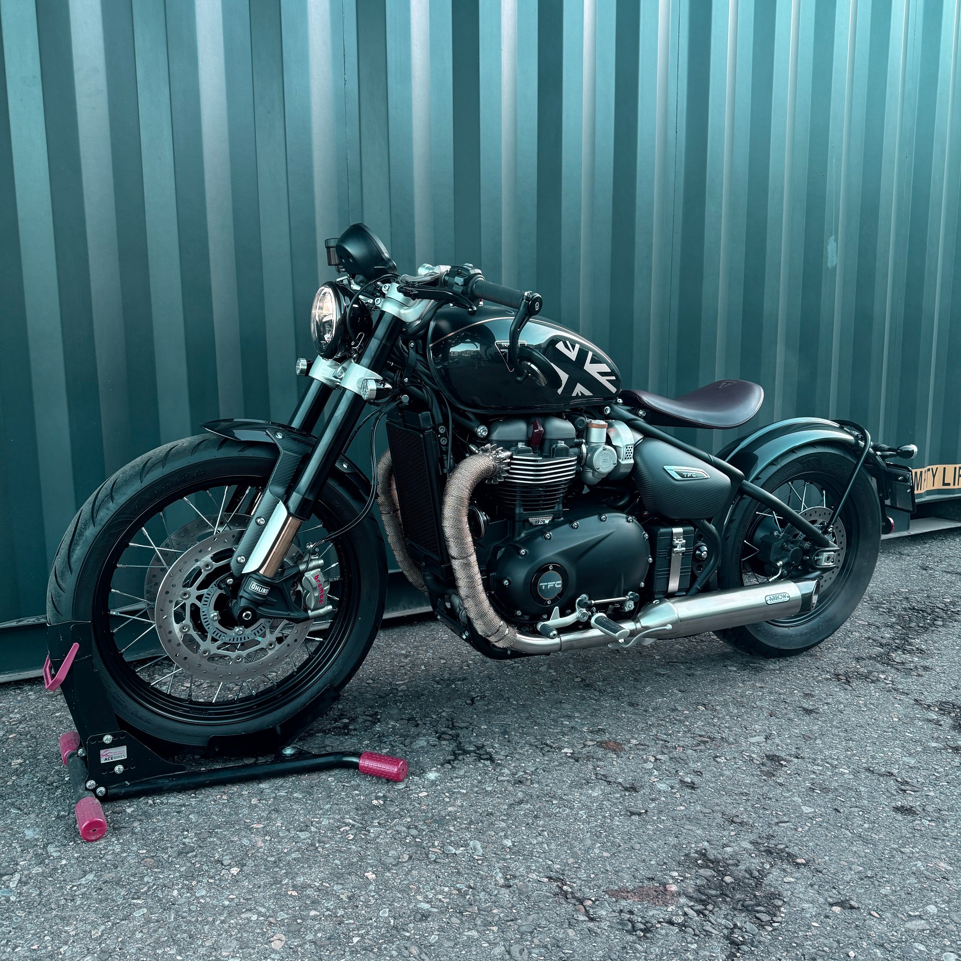 TRIUMPH Bonneville 1200 Bobber-image-15