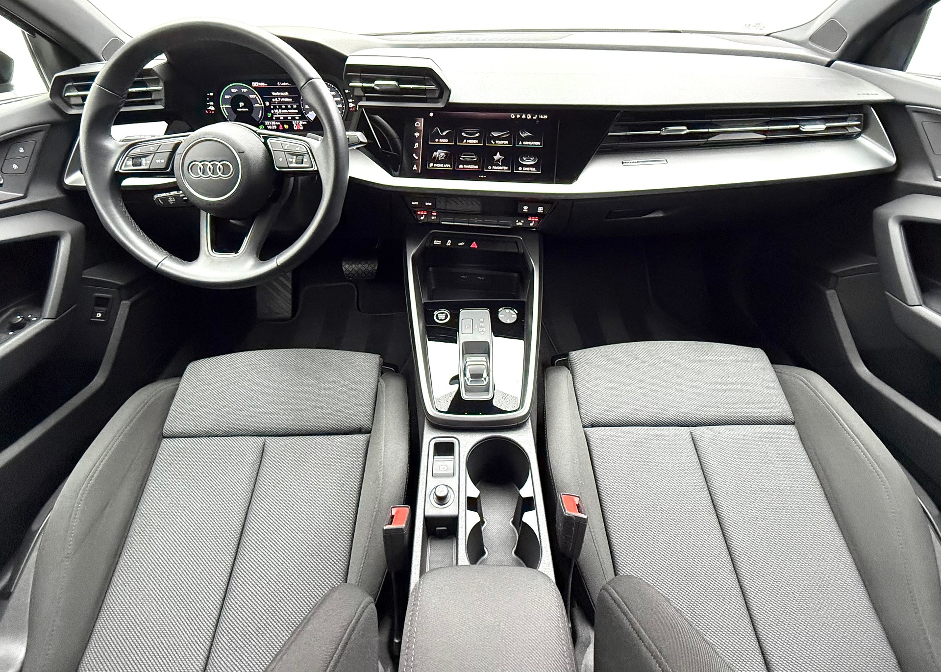 AUDI A3 Sportback 45 TFSI e S line S-tronic-image-7