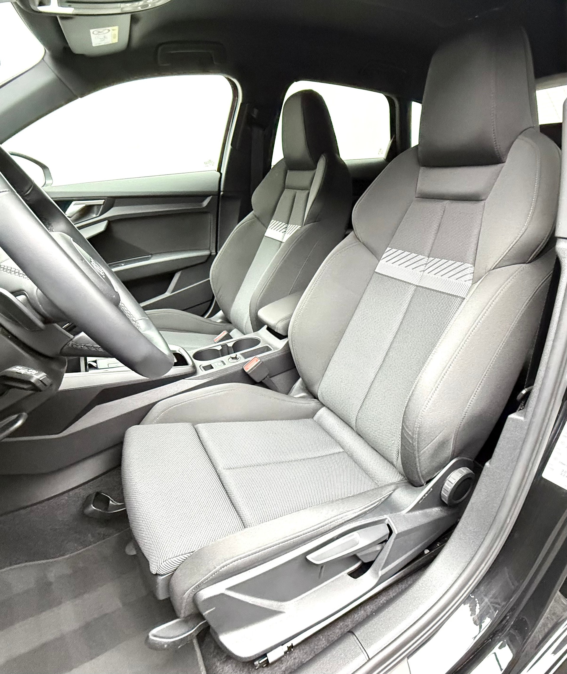 AUDI A3 Sportback 45 TFSI e S line S-tronic-image-14