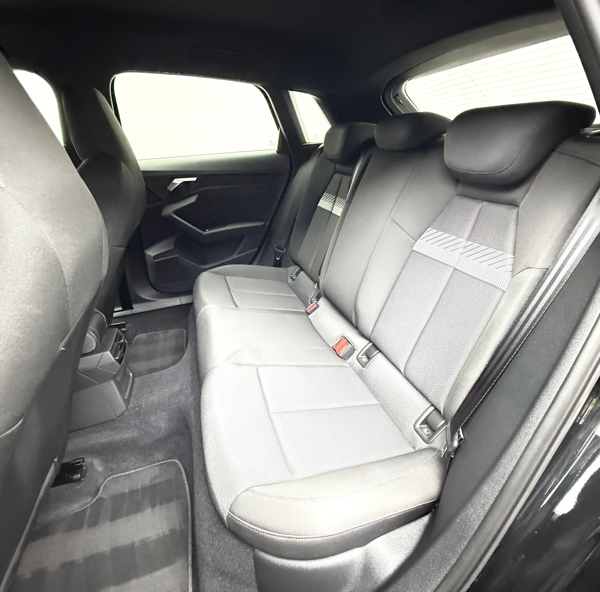 AUDI A3 Sportback 45 TFSI e S line S-tronic-image-15