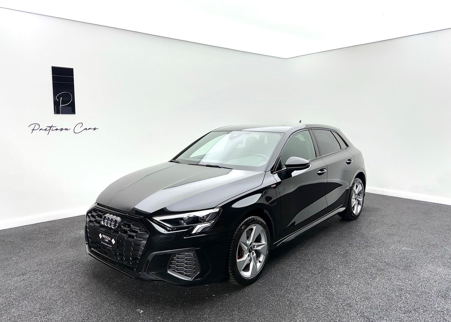 AUDI A3 Sportback 45 TFSI e S line S-tronic-showroom-element-1