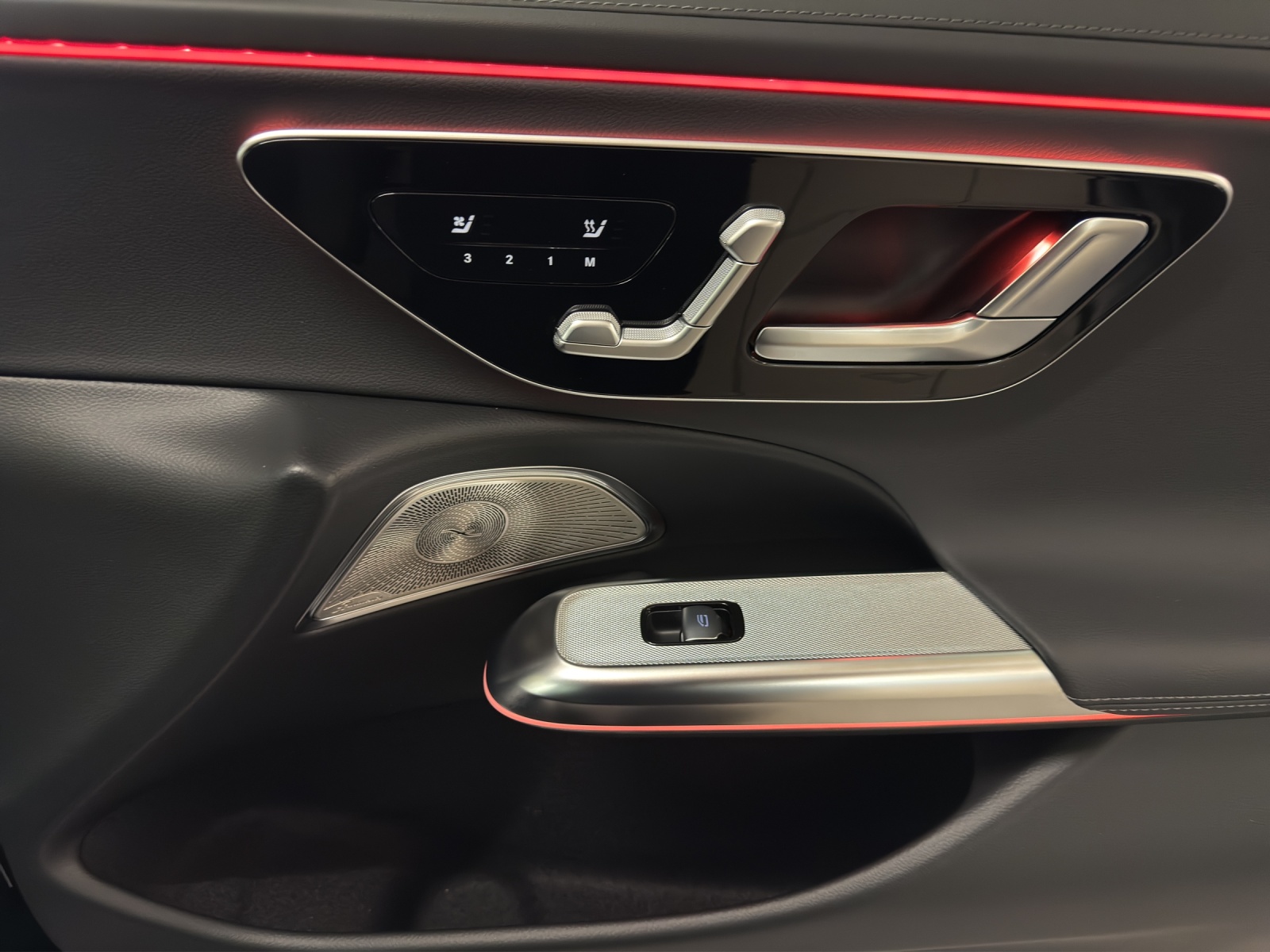 MERCEDES-BENZ E 450 4M Berline-image-16