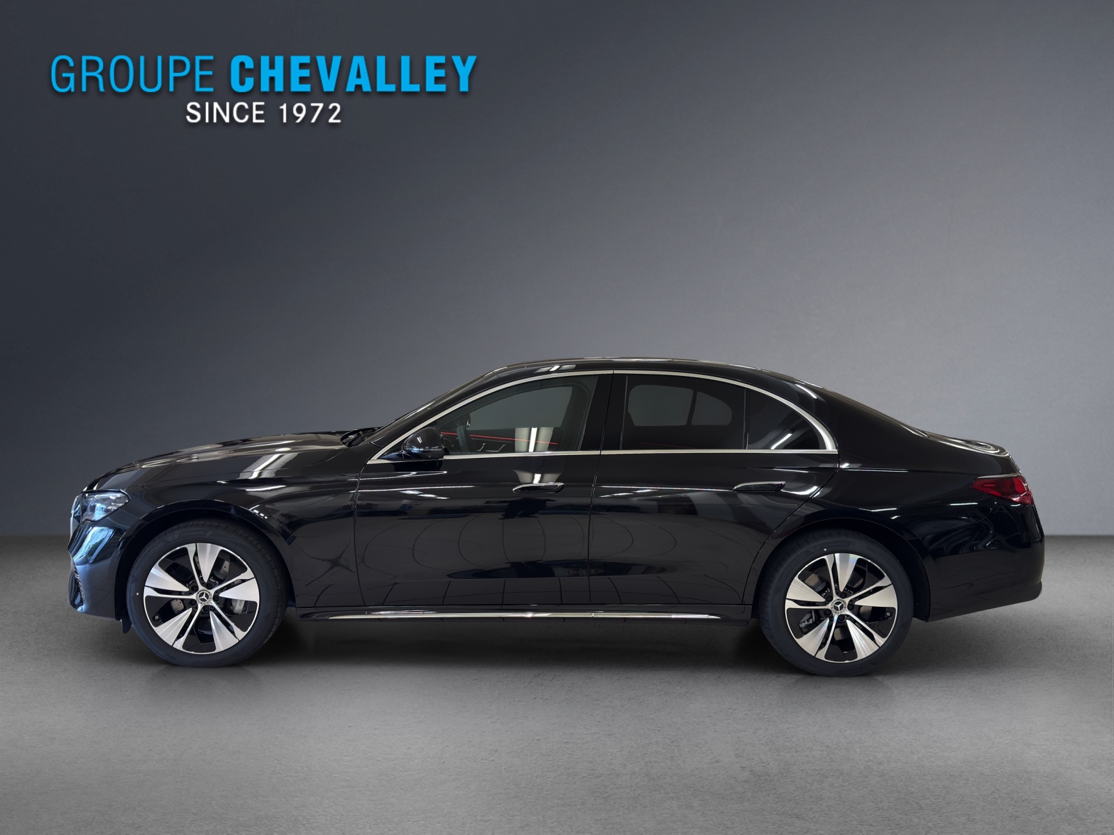 MERCEDES-BENZ E 450 4M Berline-showroom-element-1