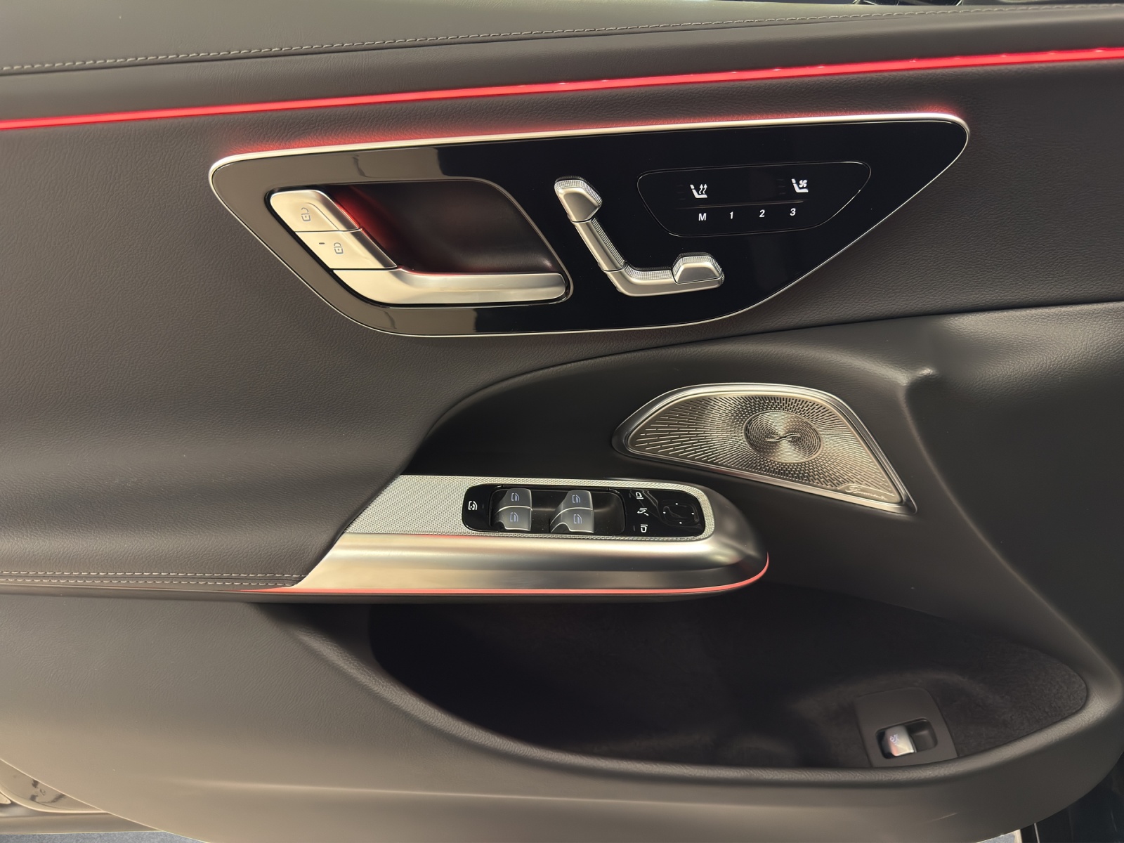 MERCEDES-BENZ E 450 4M Berline-image-17