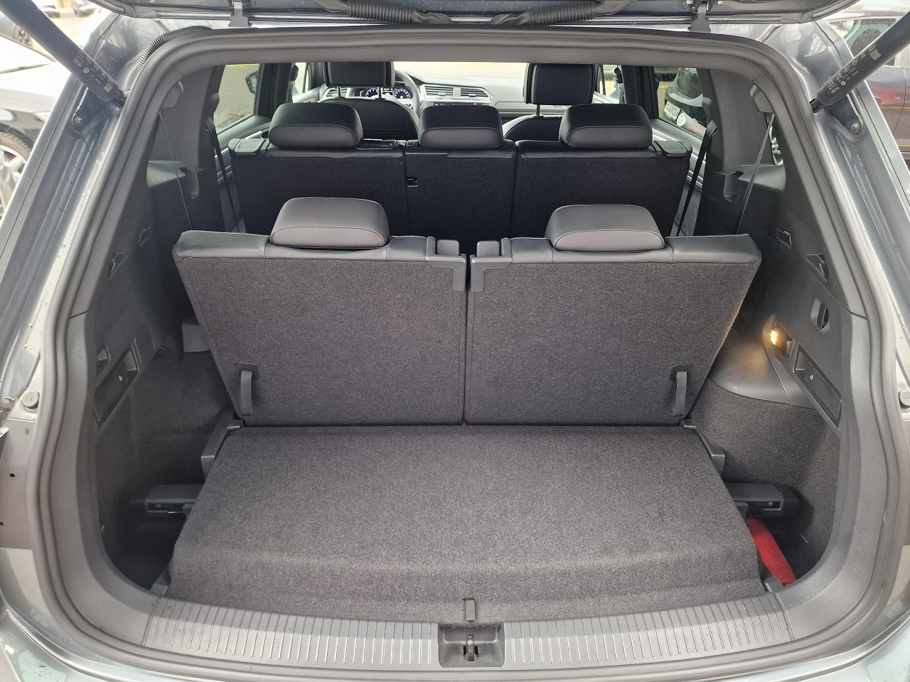 VW Tiguan Allspace 2.0TSI R-Line 4Motion DSG-image-29