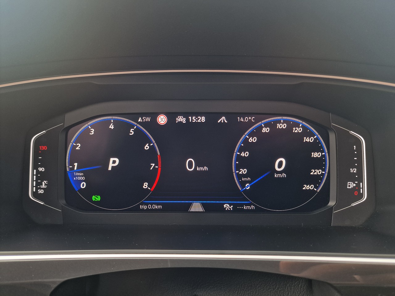 VW Tiguan Allspace 2.0TSI R-Line 4Motion DSG-image-15