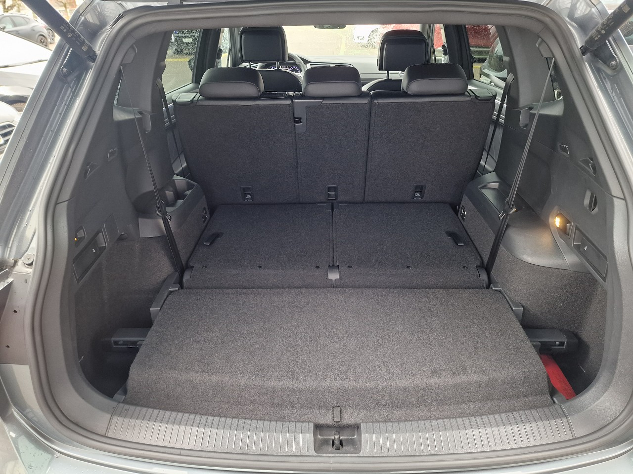 VW Tiguan Allspace 2.0TSI R-Line 4Motion DSG-image-30