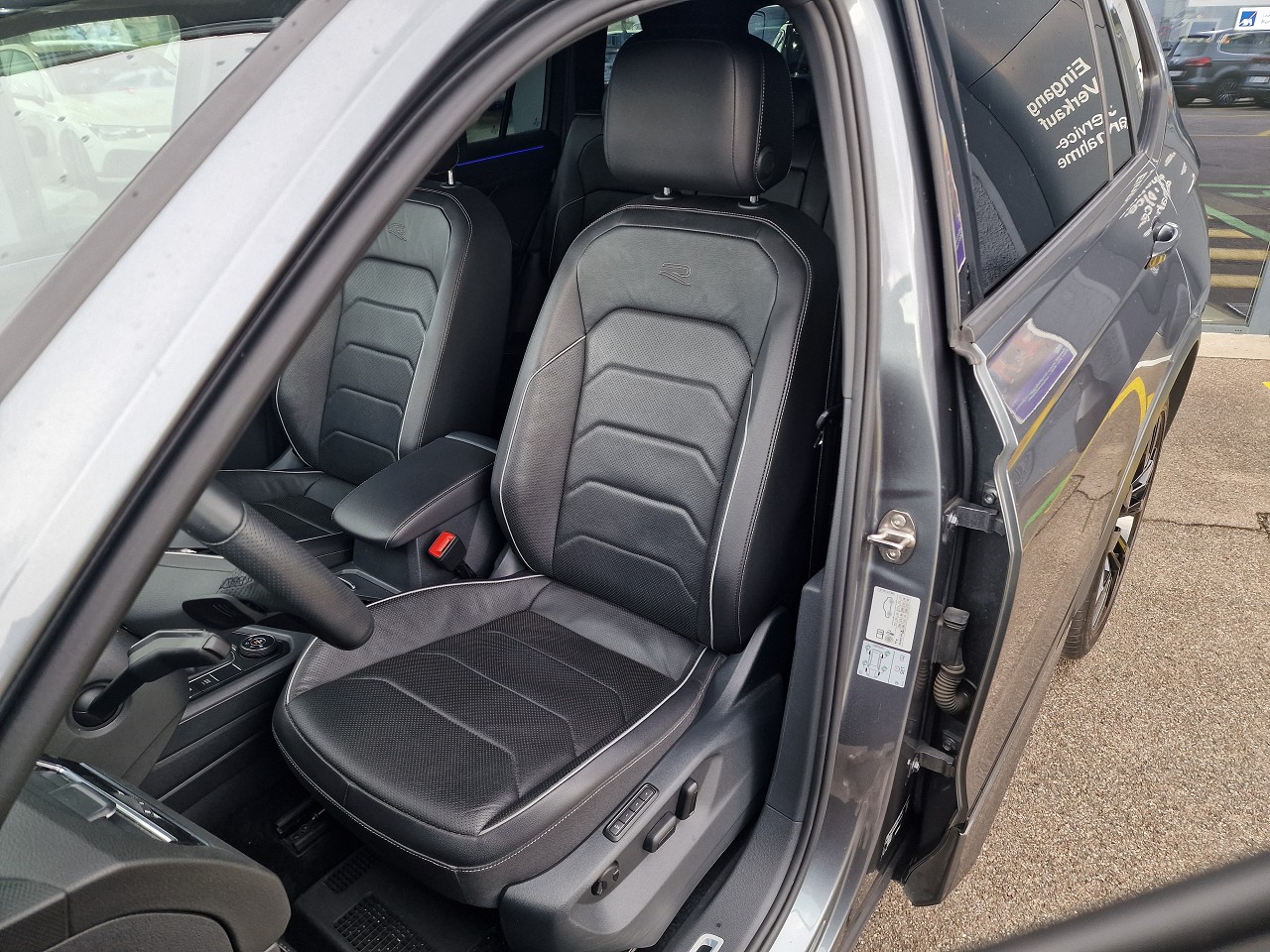 VW Tiguan Allspace 2.0TSI R-Line 4Motion DSG-image-10