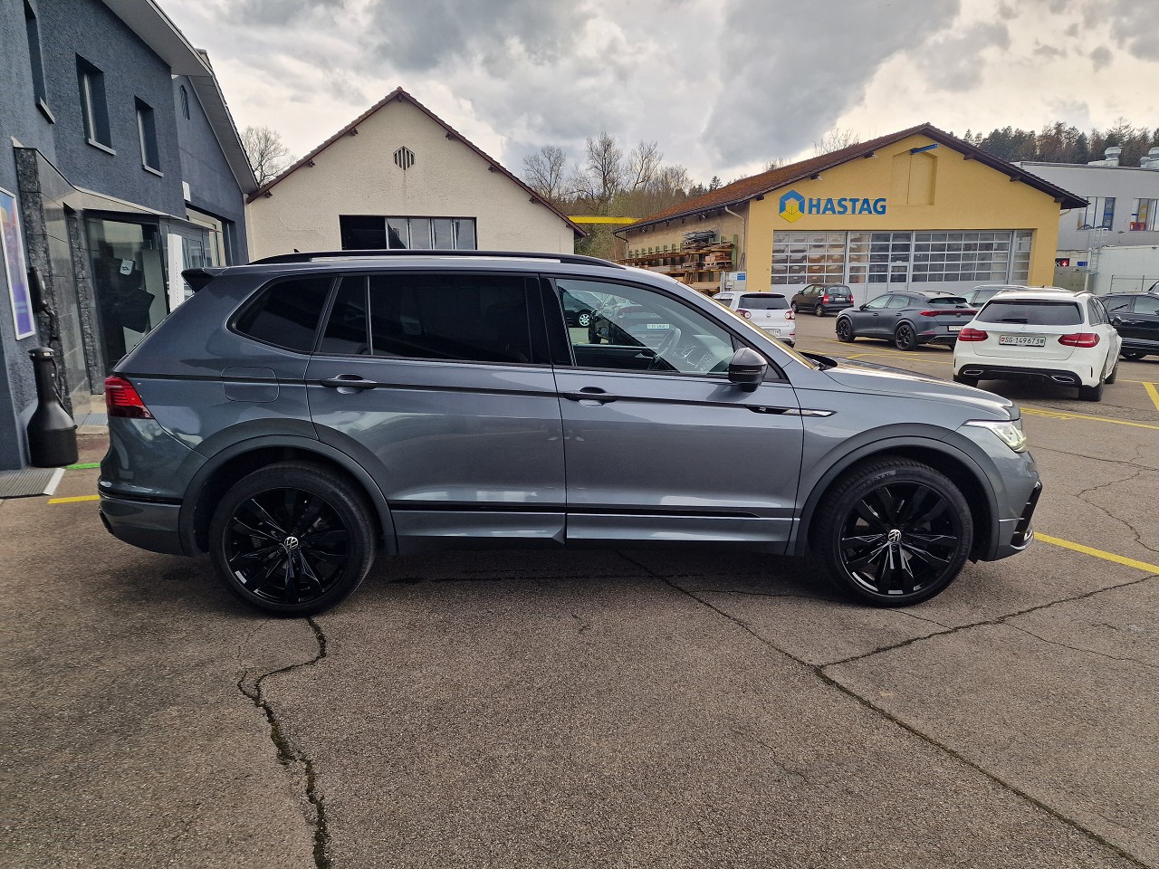 VW Tiguan Allspace 2.0TSI R-Line 4Motion DSG-image-6