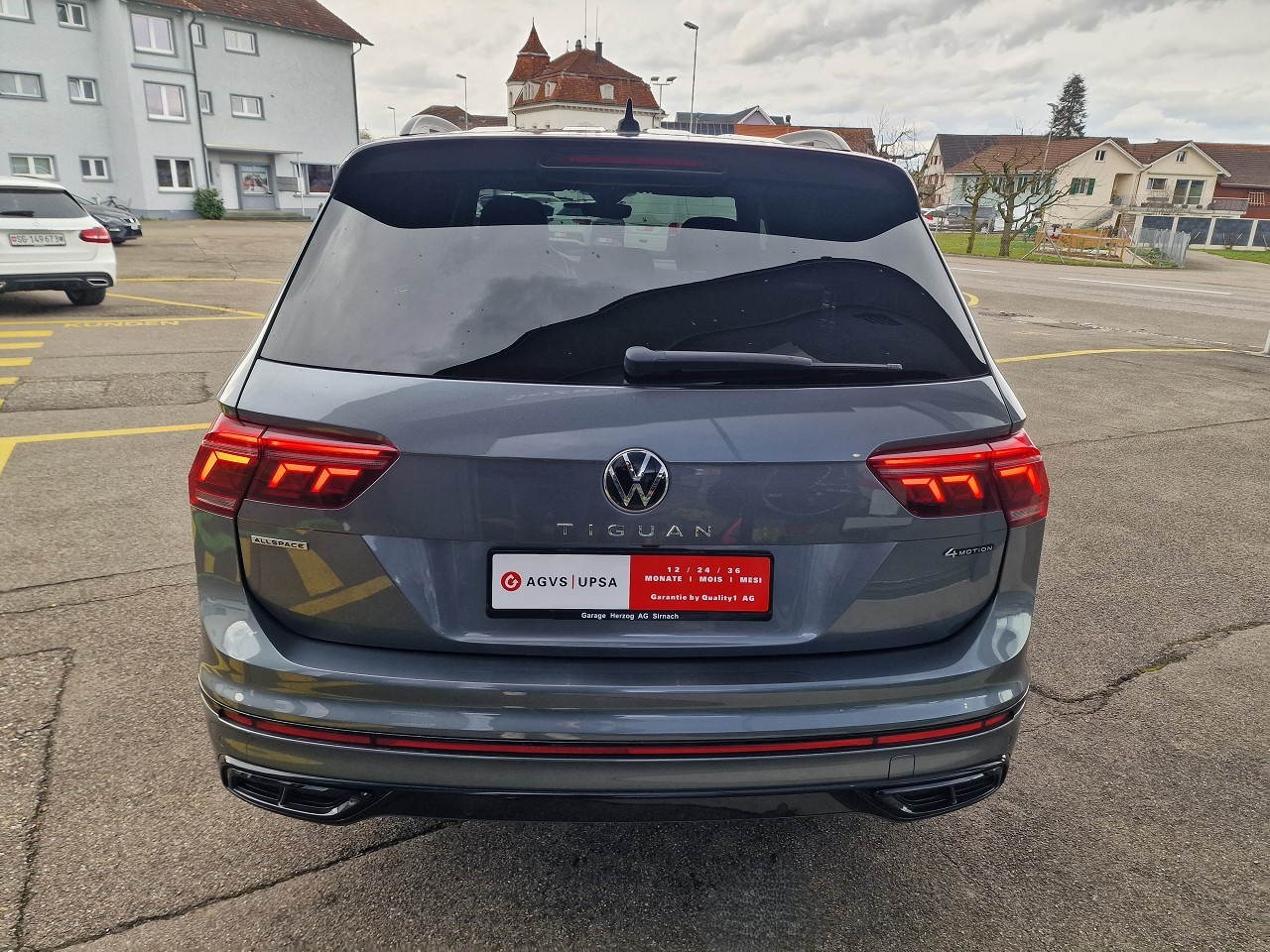 VW Tiguan Allspace 2.0TSI R-Line 4Motion DSG-image-4