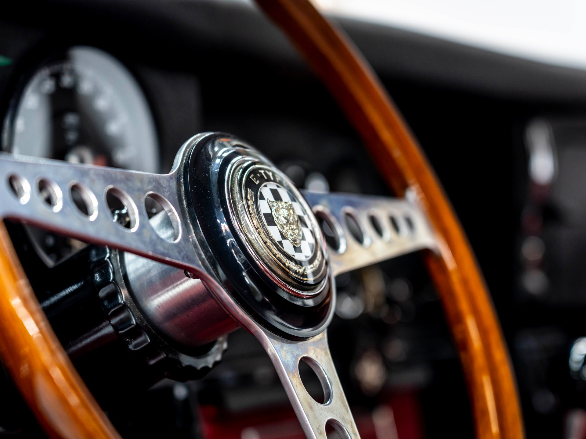 JAGUAR E-Type 4.2 Cpe Serie 1-image-15