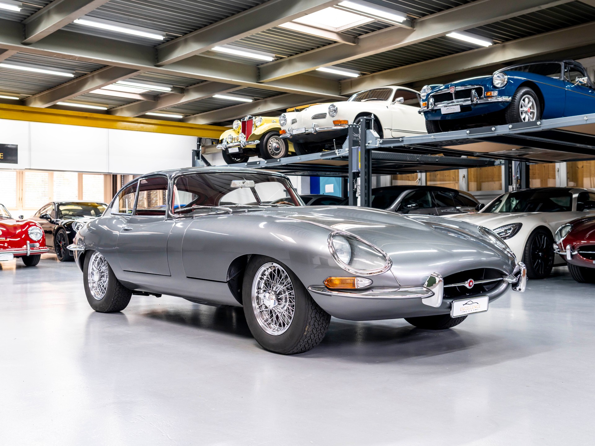 JAGUAR E-Type 4.2 Cpe Serie 1-showroom-element-2