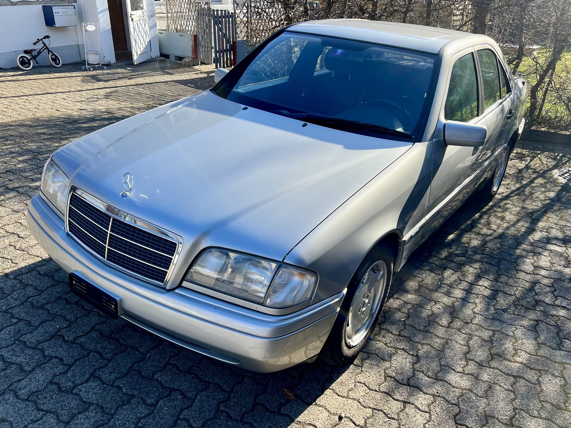 MERCEDES-BENZ C 220 Sport-showroom-element-3