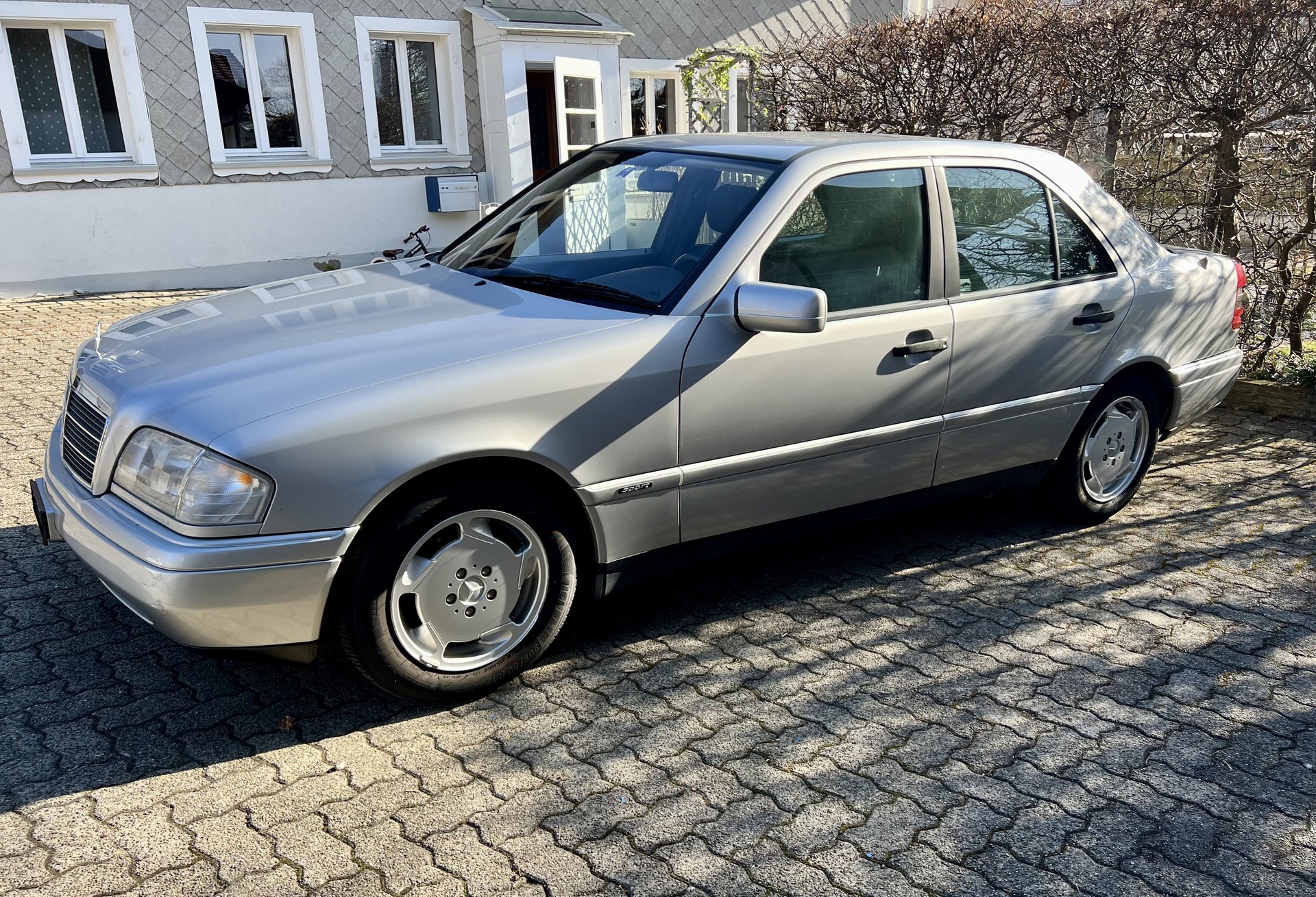MERCEDES-BENZ C 220 Sport-image-4