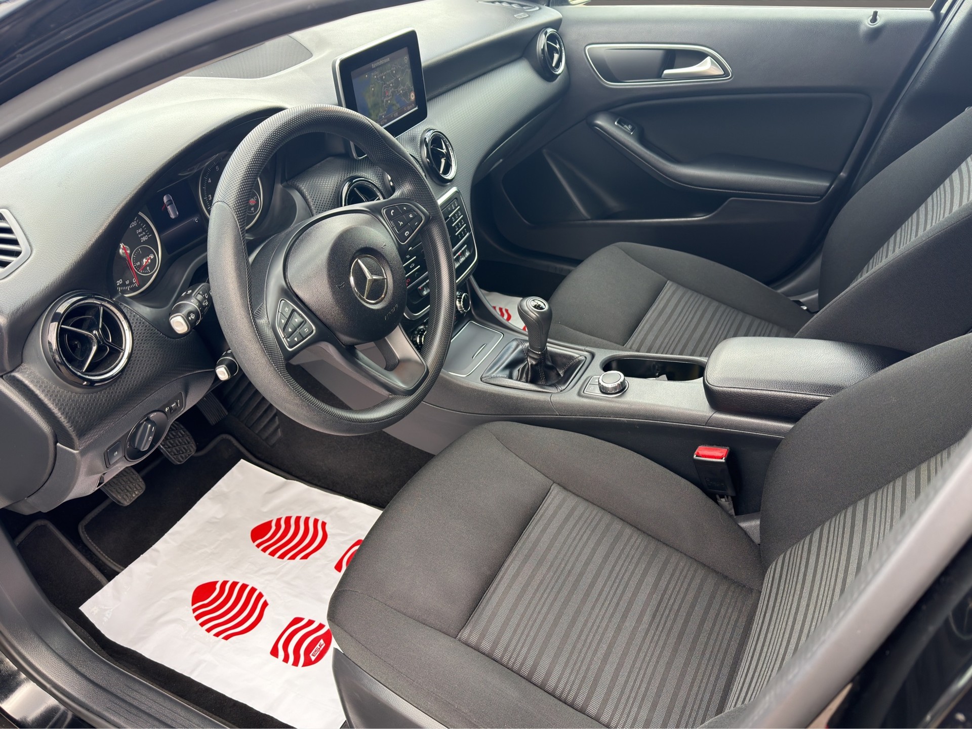 MERCEDES-BENZ A 160 Urban-image-10