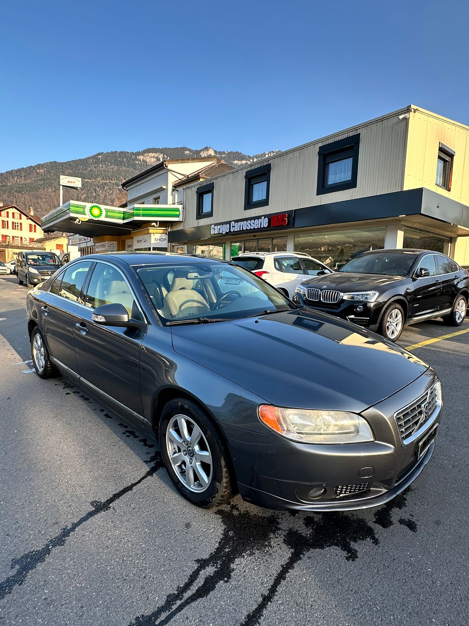 VOLVO S80 2.5T Momentum-image-2