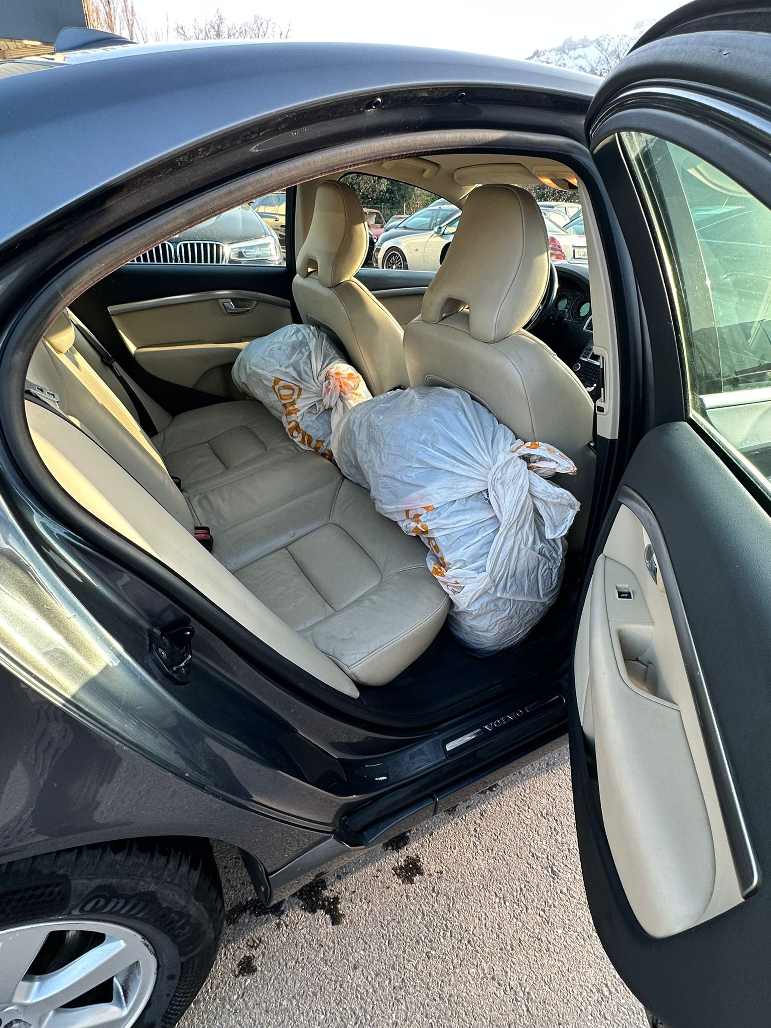 VOLVO S80 2.5T Momentum-image-12