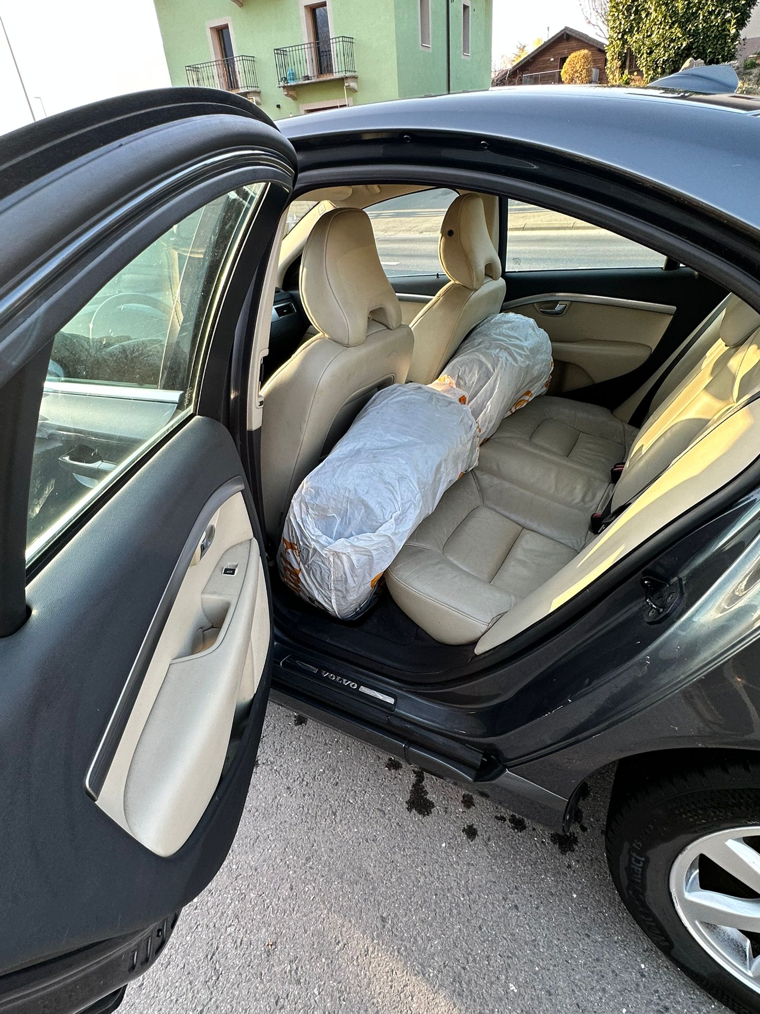VOLVO S80 2.5T Momentum-image-11