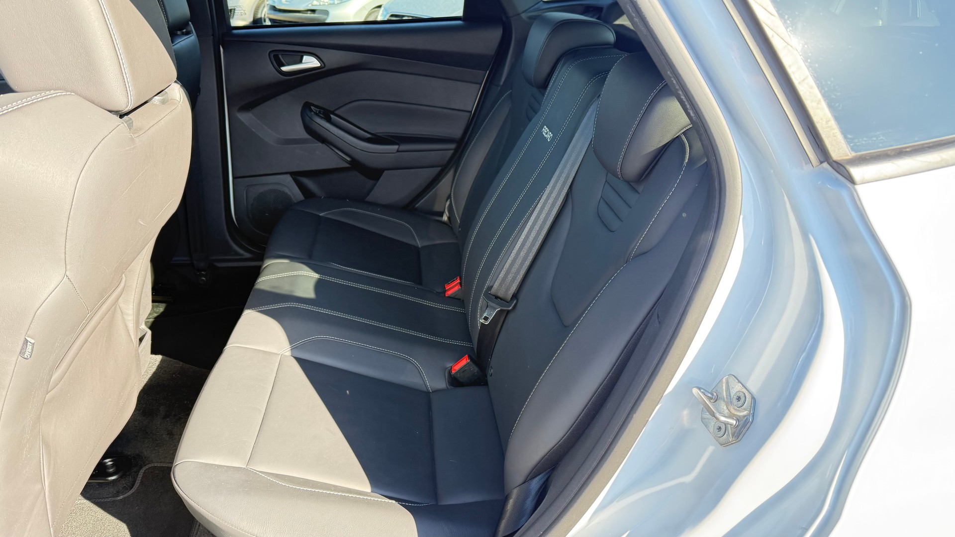 FORD Focus 2.0 SCTi ST3-image-9