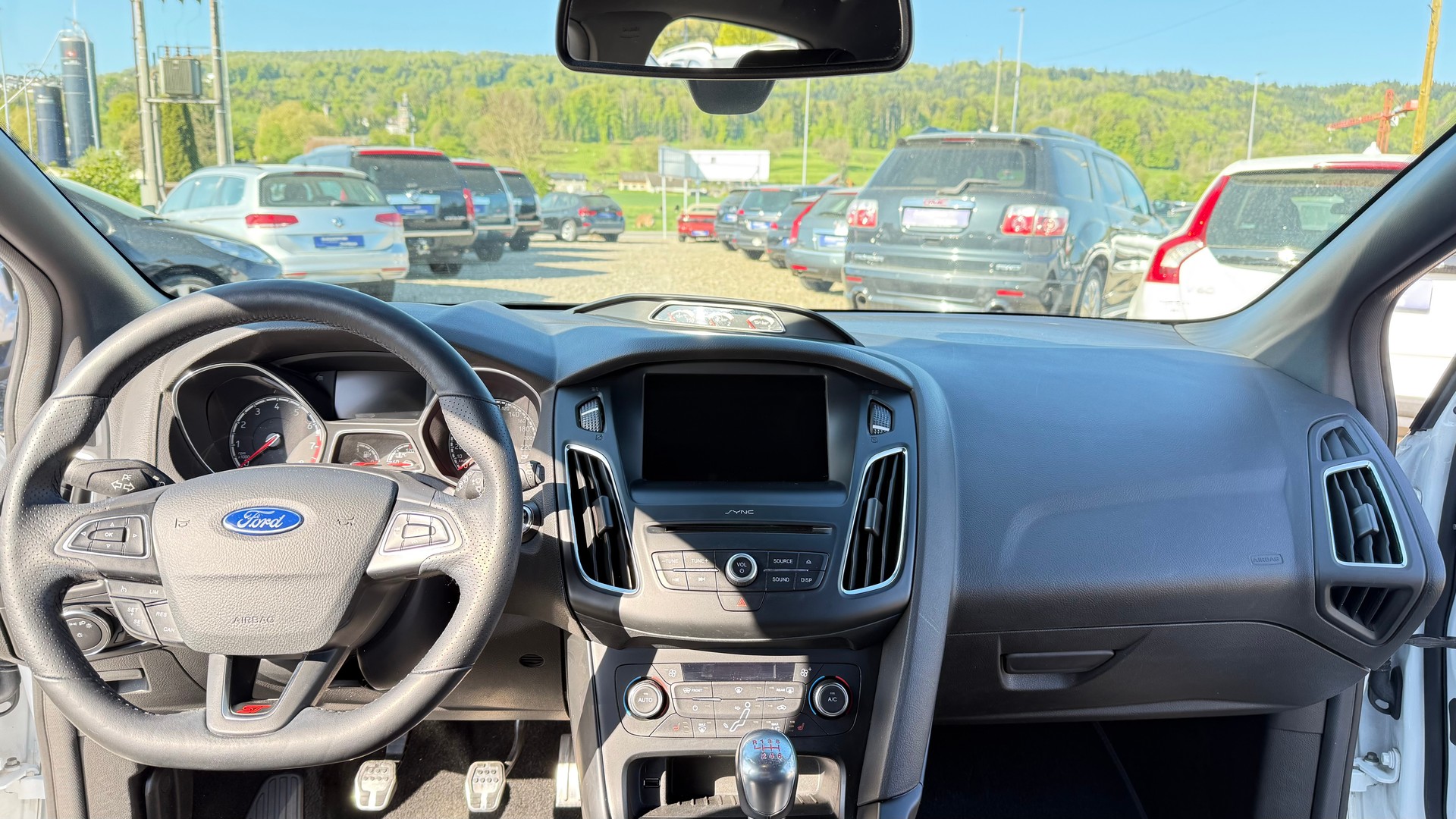 FORD Focus 2.0 SCTi ST3-showroom-element-3