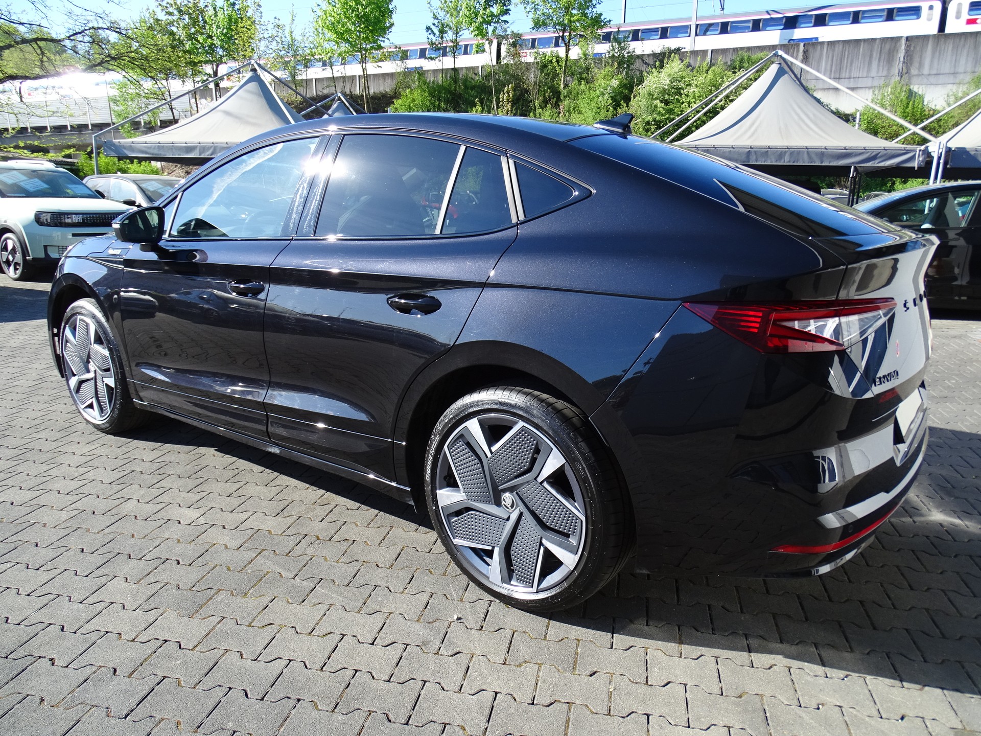 SKODA Enyaq iV 80x RS-image-11