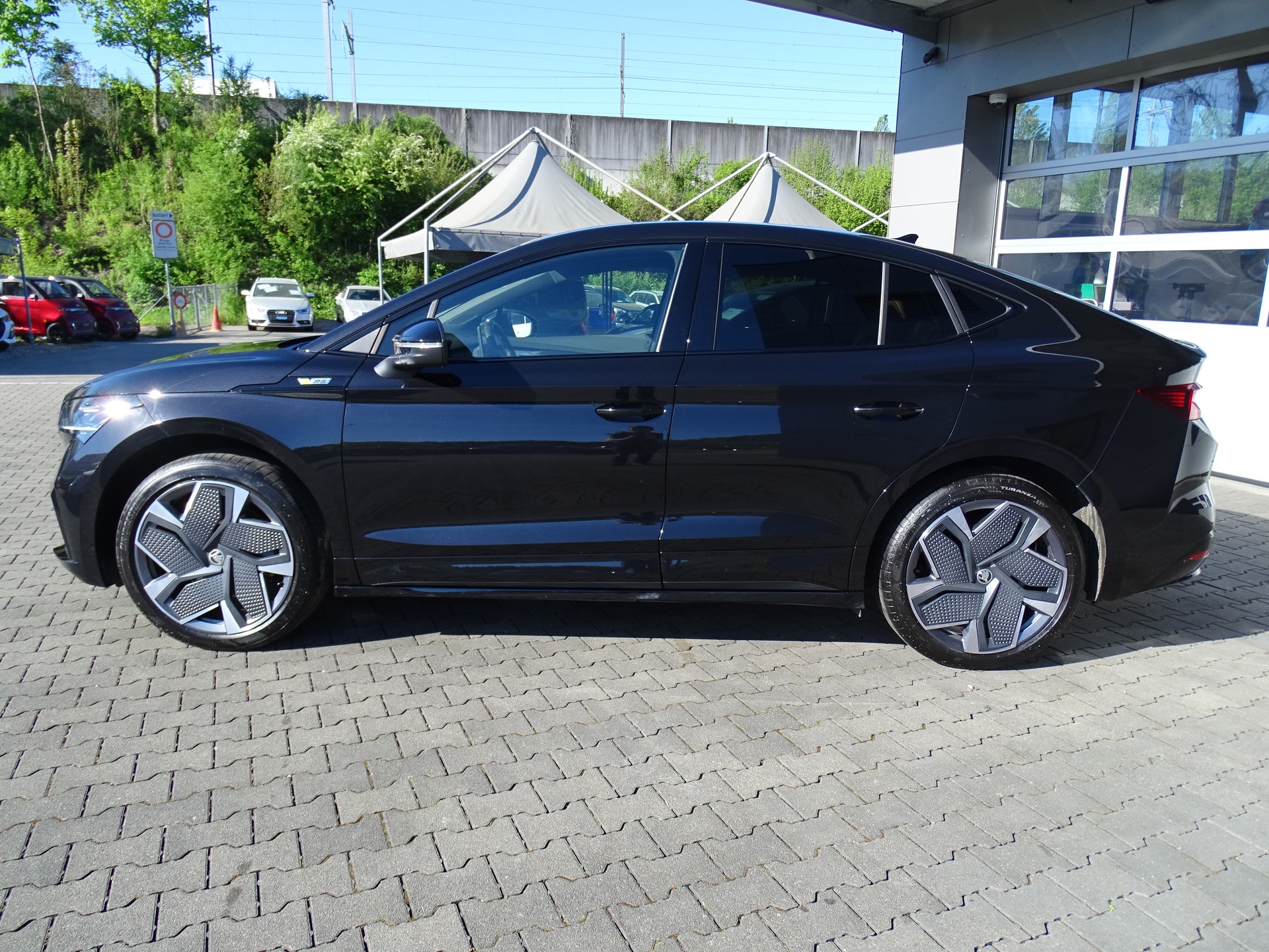 SKODA Enyaq iV 80x RS-image-13