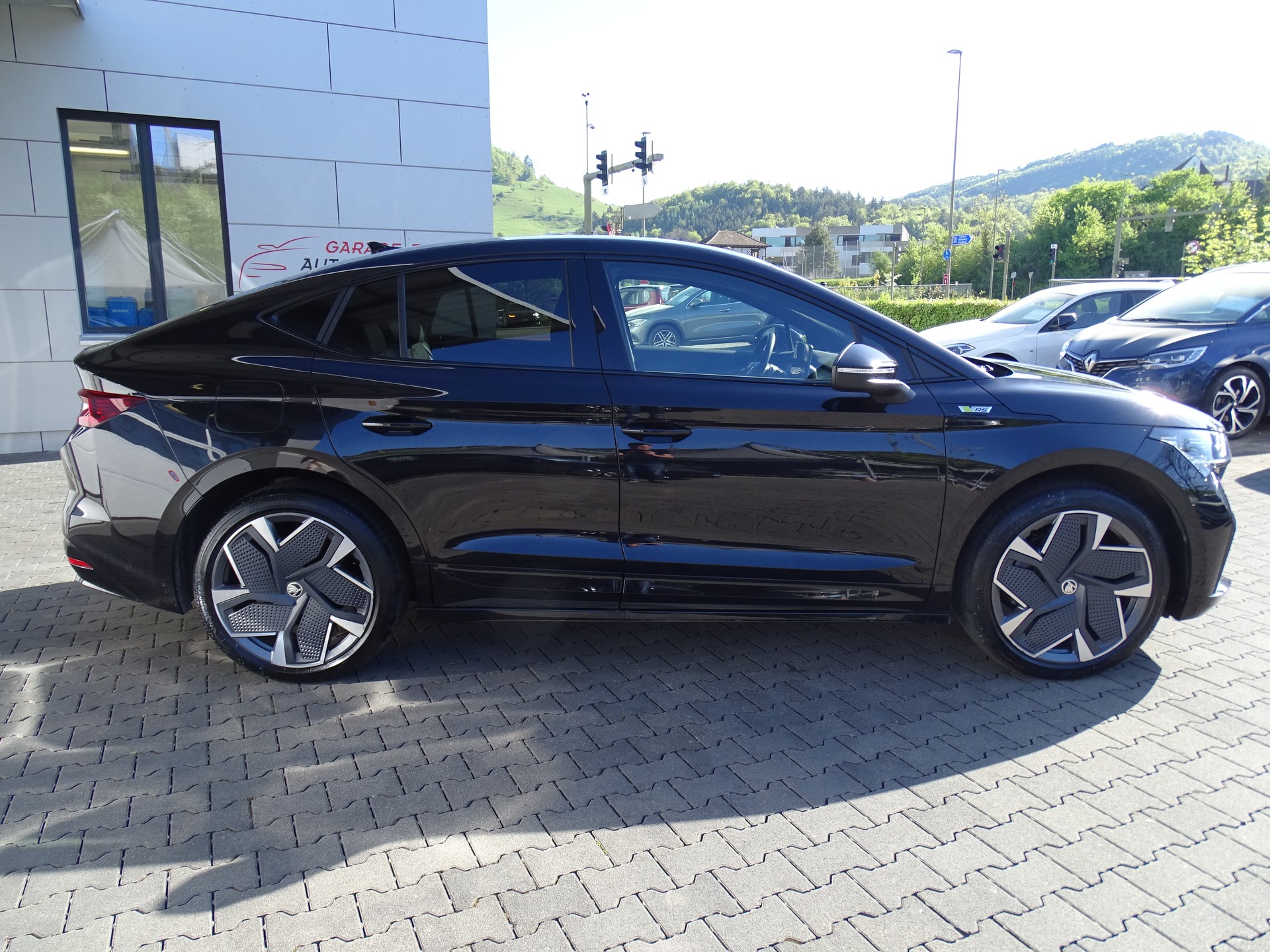 SKODA Enyaq iV 80x RS-image-4