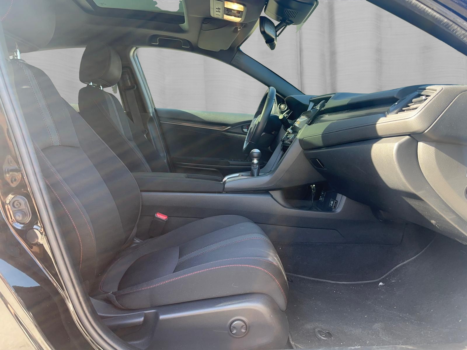 HONDA Civic 1.0 VTEC Executive Sport Line-image-14