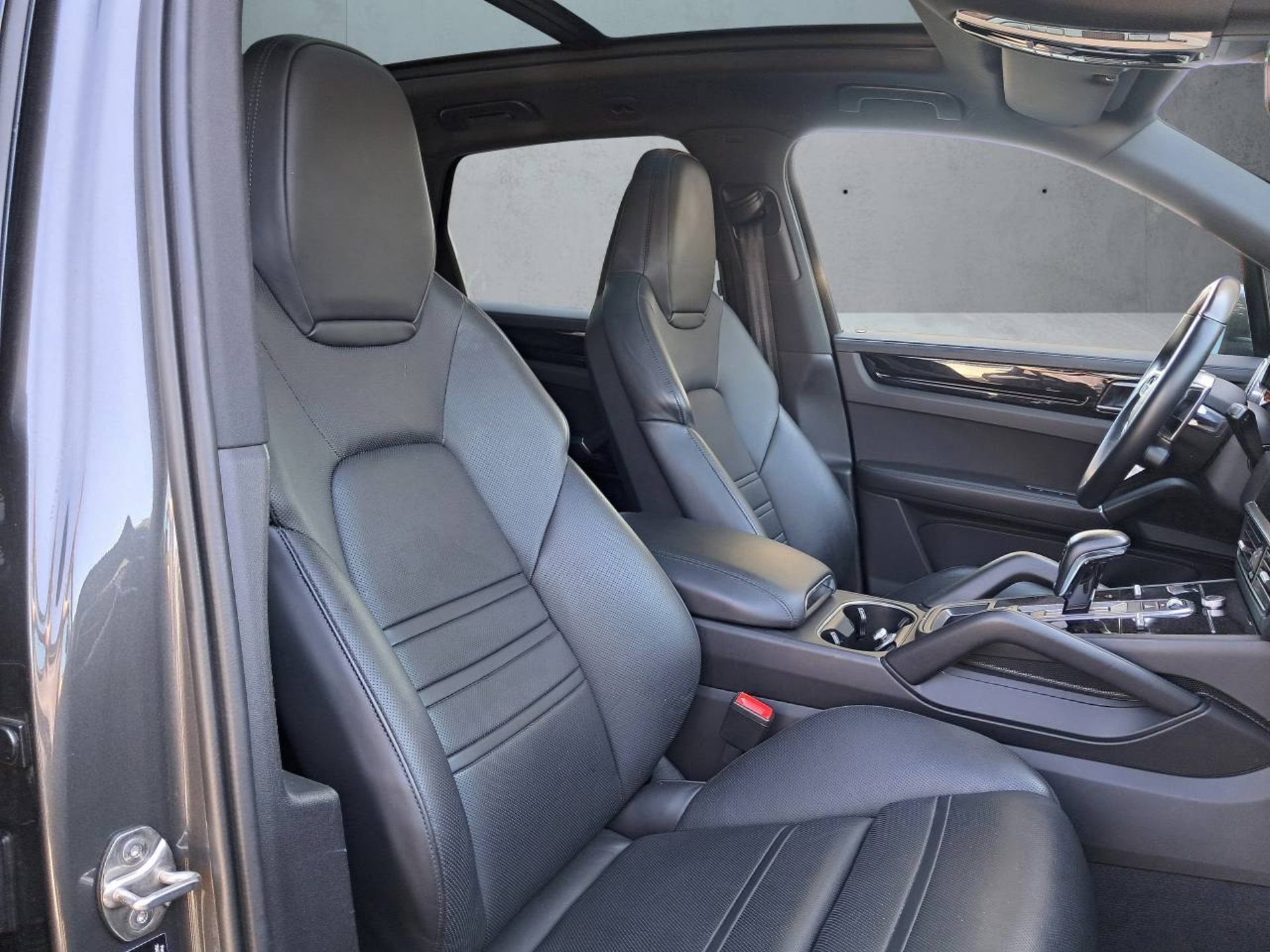 PORSCHE Cayenne E-Hybrid (MY22)-image-14