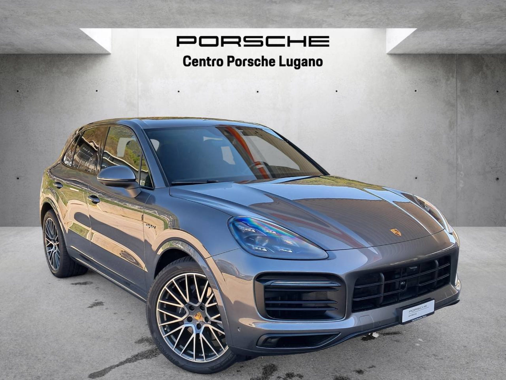 PORSCHE Cayenne E-Hybrid (MY22)-image-0