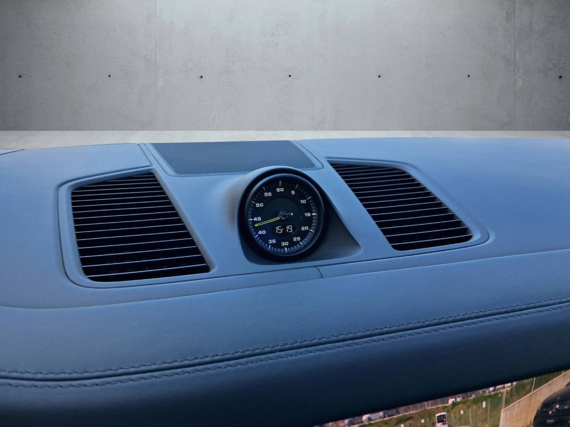 PORSCHE Cayenne E-Hybrid (MY22)-image-23