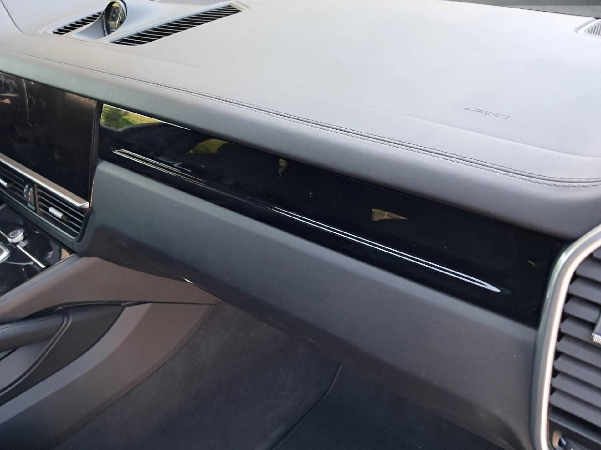 PORSCHE Cayenne E-Hybrid (MY22)-image-25