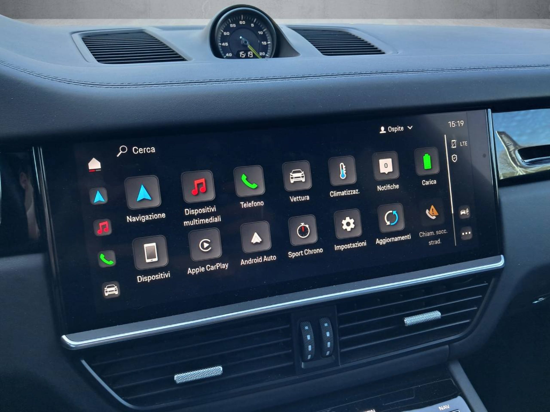 PORSCHE Cayenne E-Hybrid (MY22)-image-18