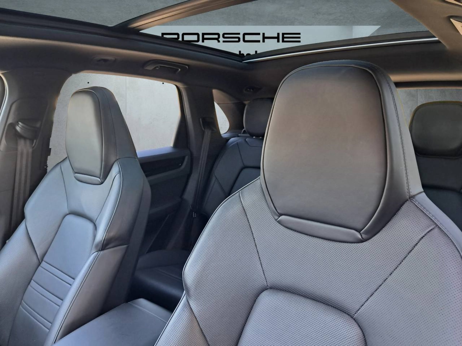 PORSCHE Cayenne E-Hybrid (MY22)-image-26