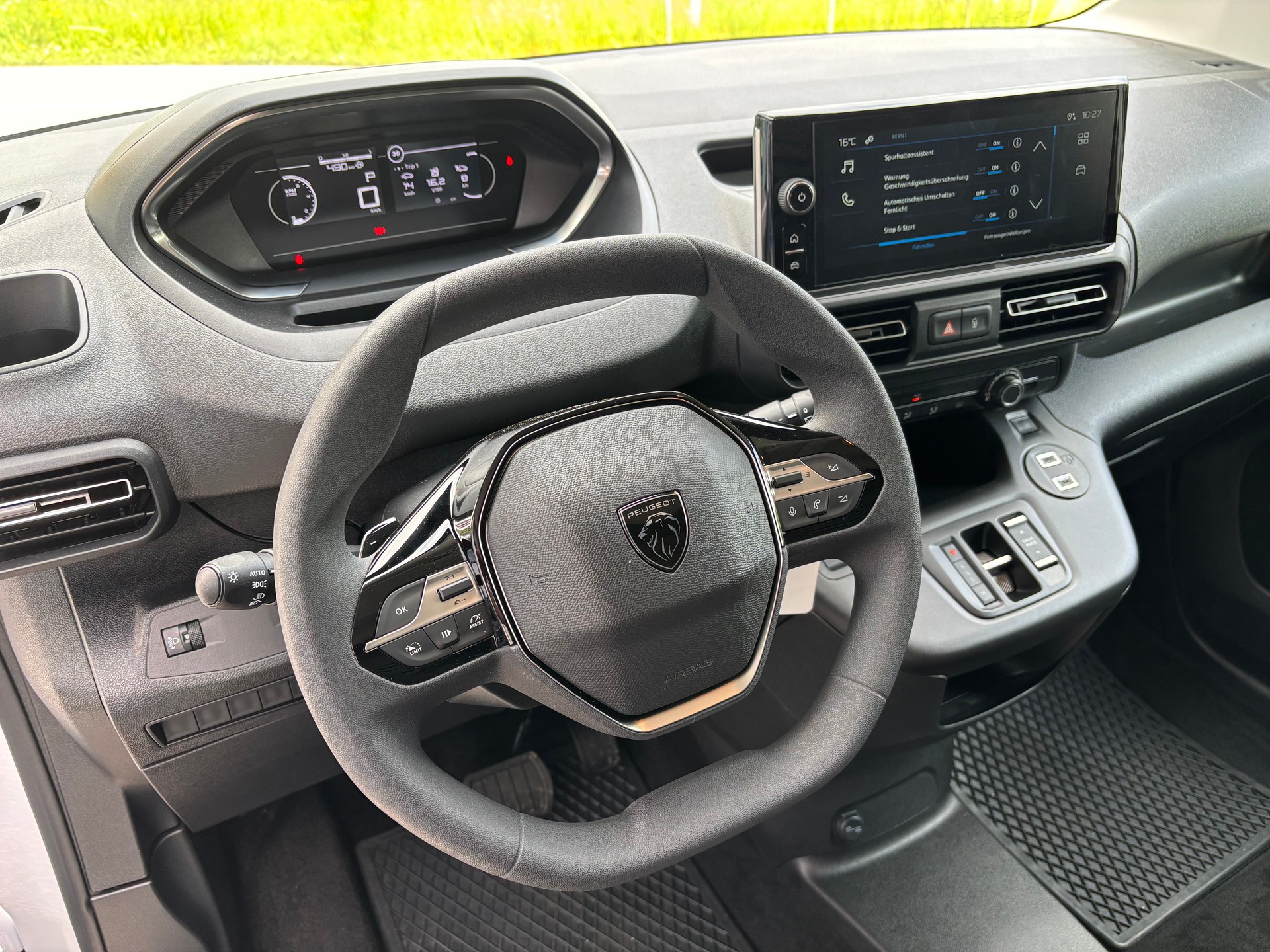 PEUGEOT Partner 1.5HDi Standard 650kg EAT8-image-8