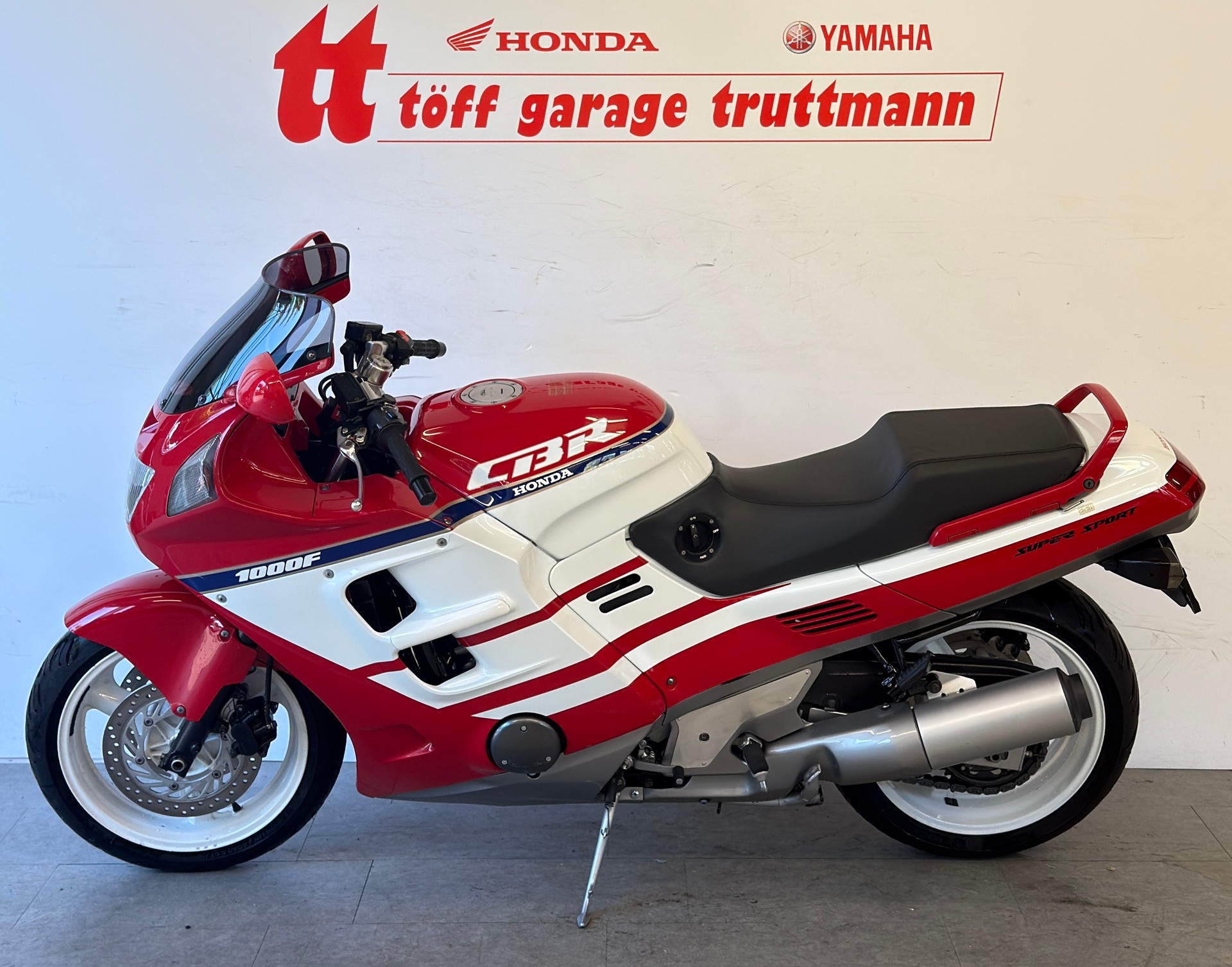 HONDA CBR 1000 F M-image-1