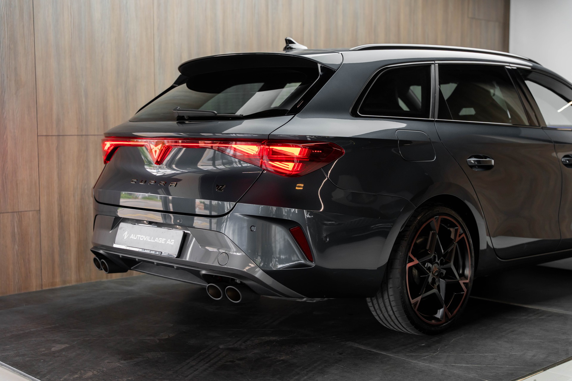 CUPRA LEON ST 2.0 TSI VZ DSG 4Drive-image-25