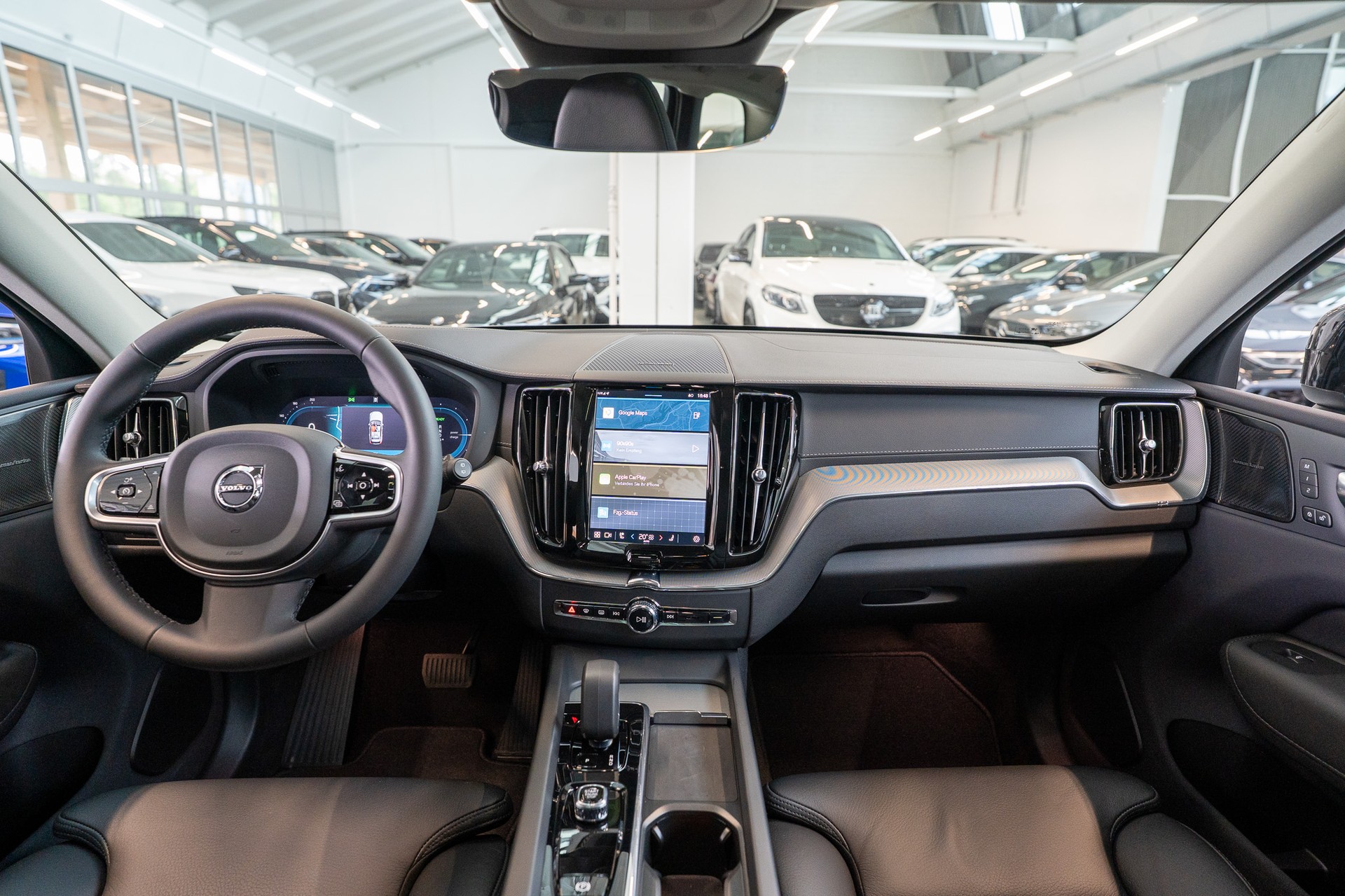 VOLVO XC60 2.0 T8 TE Ultra Dark eAWD / Panorama / HeadUp / Harman/Kardon-image-15