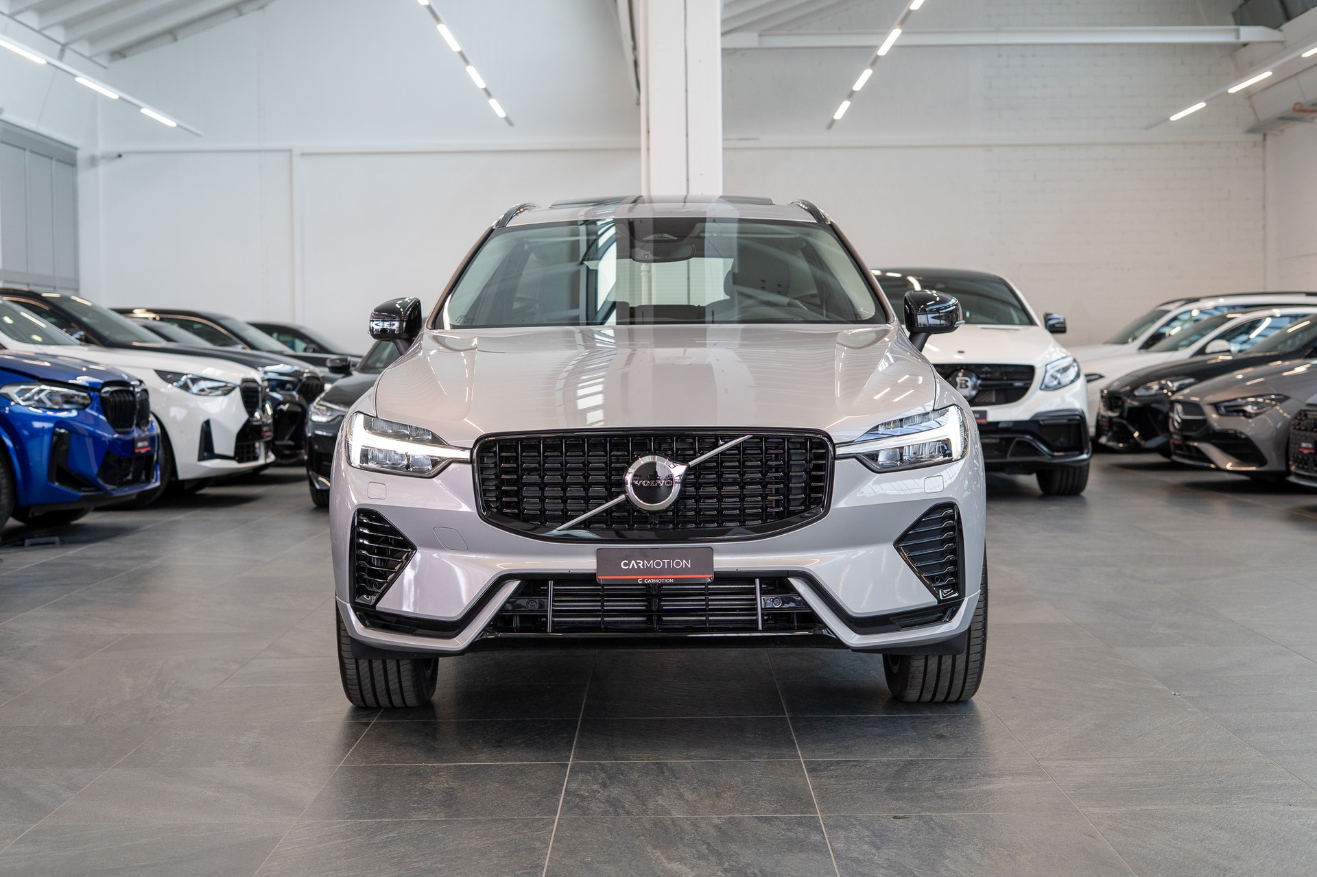 VOLVO XC60 2.0 T8 TE Ultra Dark eAWD / Panorama / HeadUp / Harman/Kardon-showroom-element-1