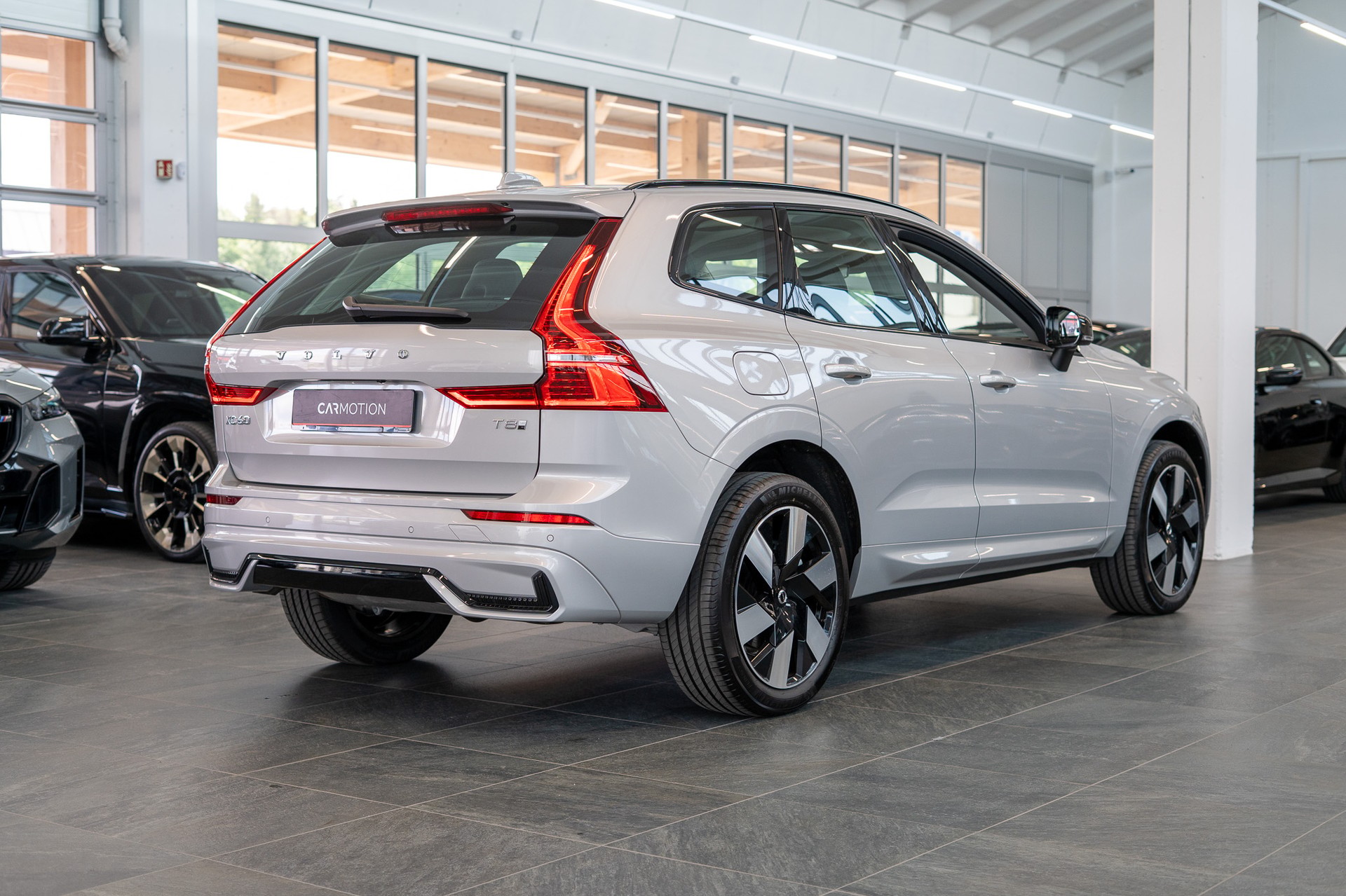 VOLVO XC60 2.0 T8 TE Ultra Dark eAWD / Panorama / HeadUp / Harman/Kardon-showroom-element-3